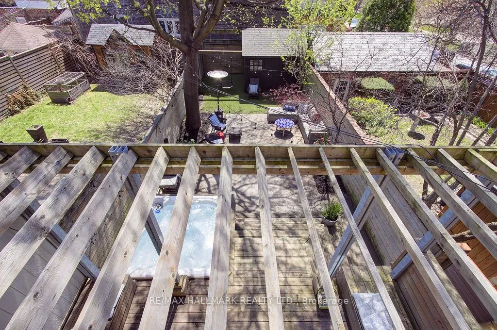 Photo 24 of 39 Dixon Avenue, Toronto, The Beaches — HOMEH