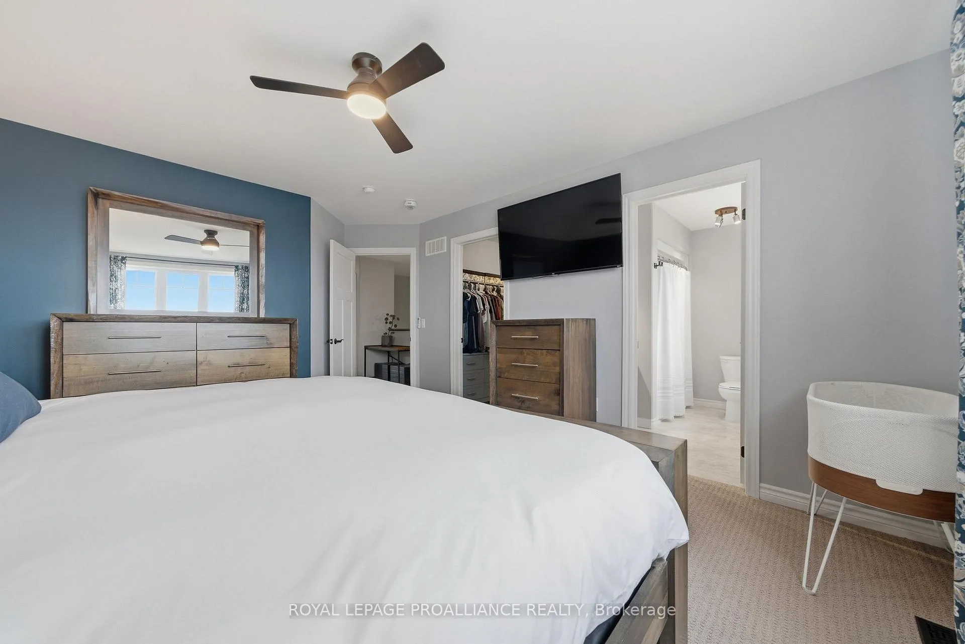 Photo 21 of 19 Granite Drive, Belleville, Belleville Ward — HOMEH