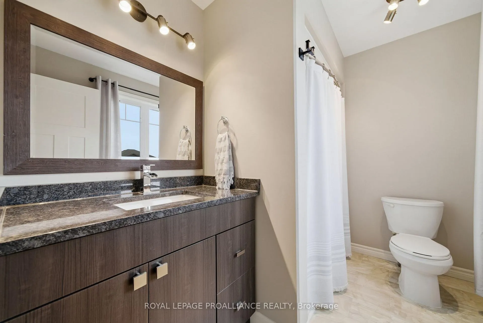 Photo 23 of 19 Granite Drive, Belleville, Belleville Ward — HOMEH