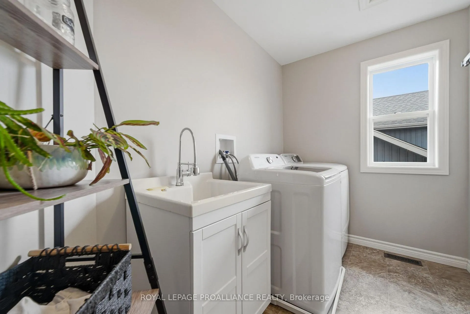 Photo 29 of 19 Granite Drive, Belleville, Belleville Ward — HOMEH