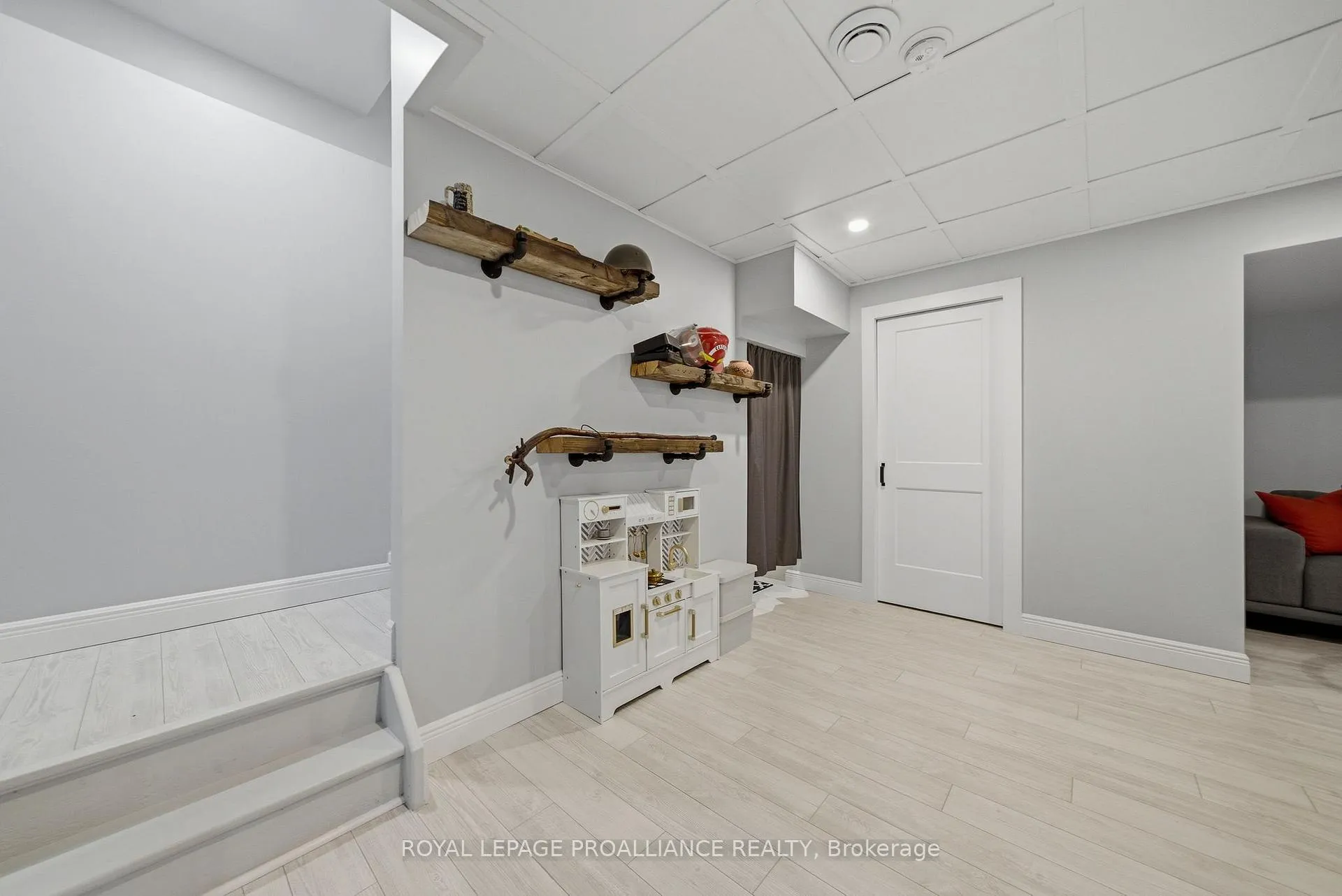 Photo 30 of 19 Granite Drive, Belleville, Belleville Ward — HOMEH
