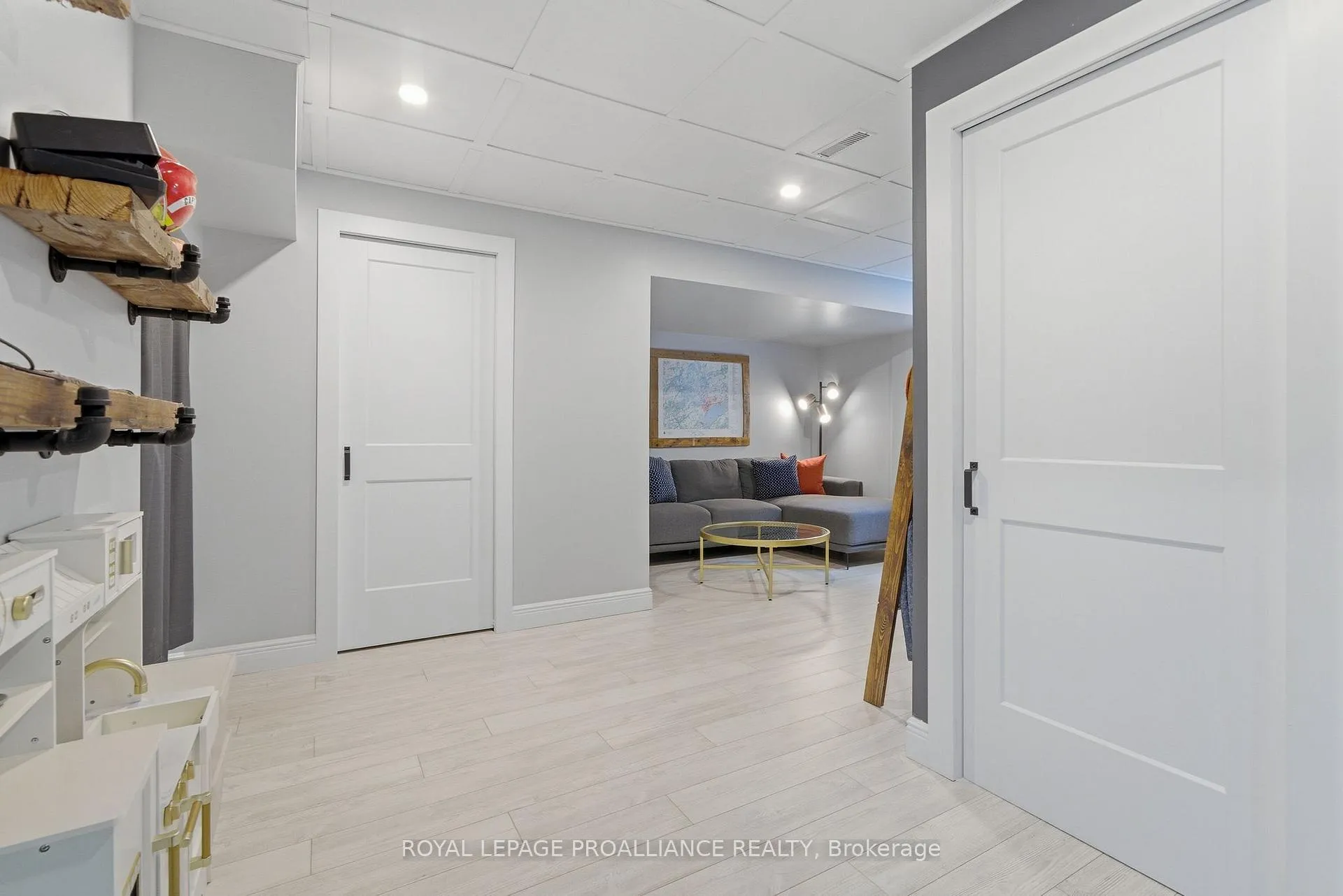 Photo 31 of 19 Granite Drive, Belleville, Belleville Ward — HOMEH