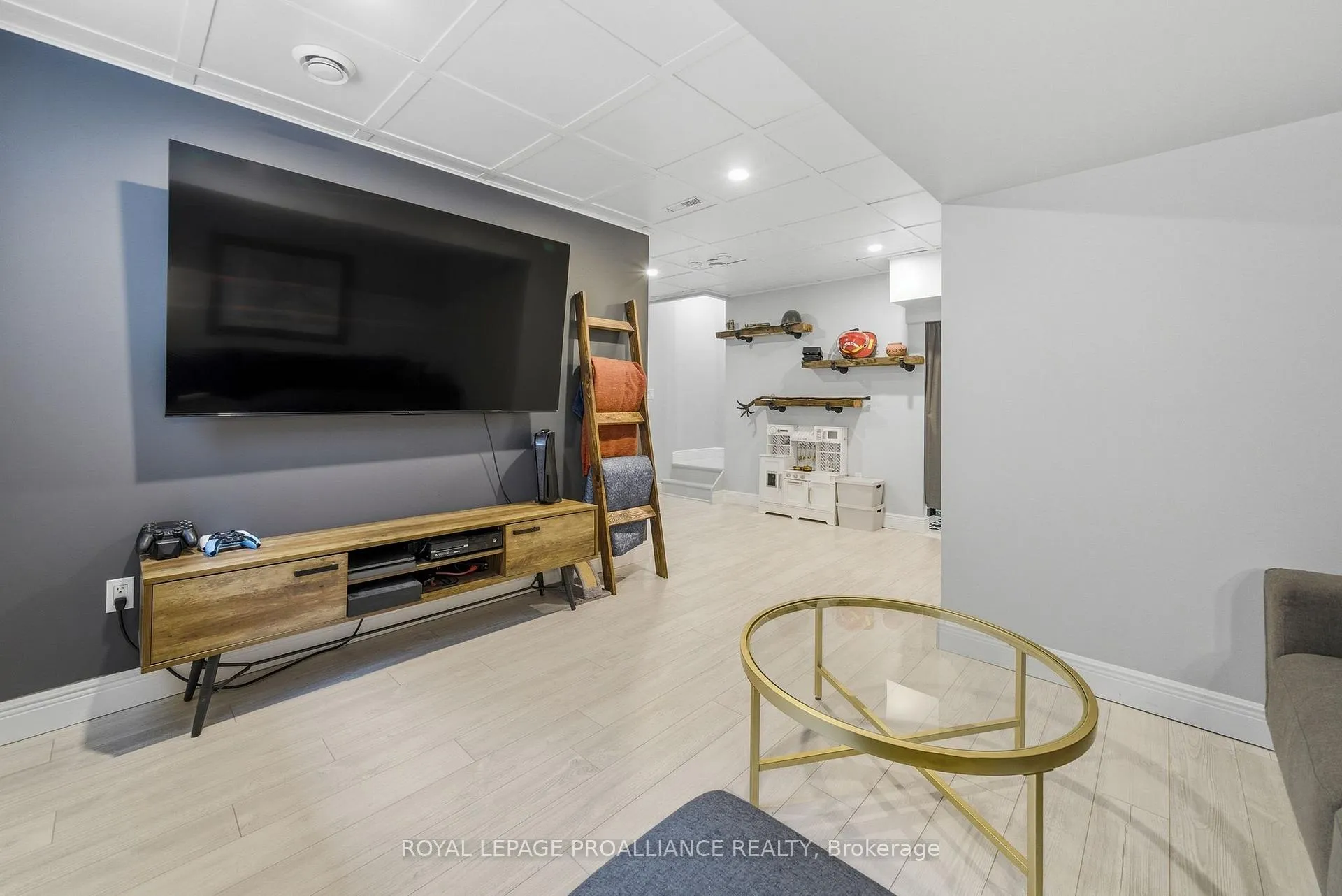 Photo 33 of 19 Granite Drive, Belleville, Belleville Ward — HOMEH
