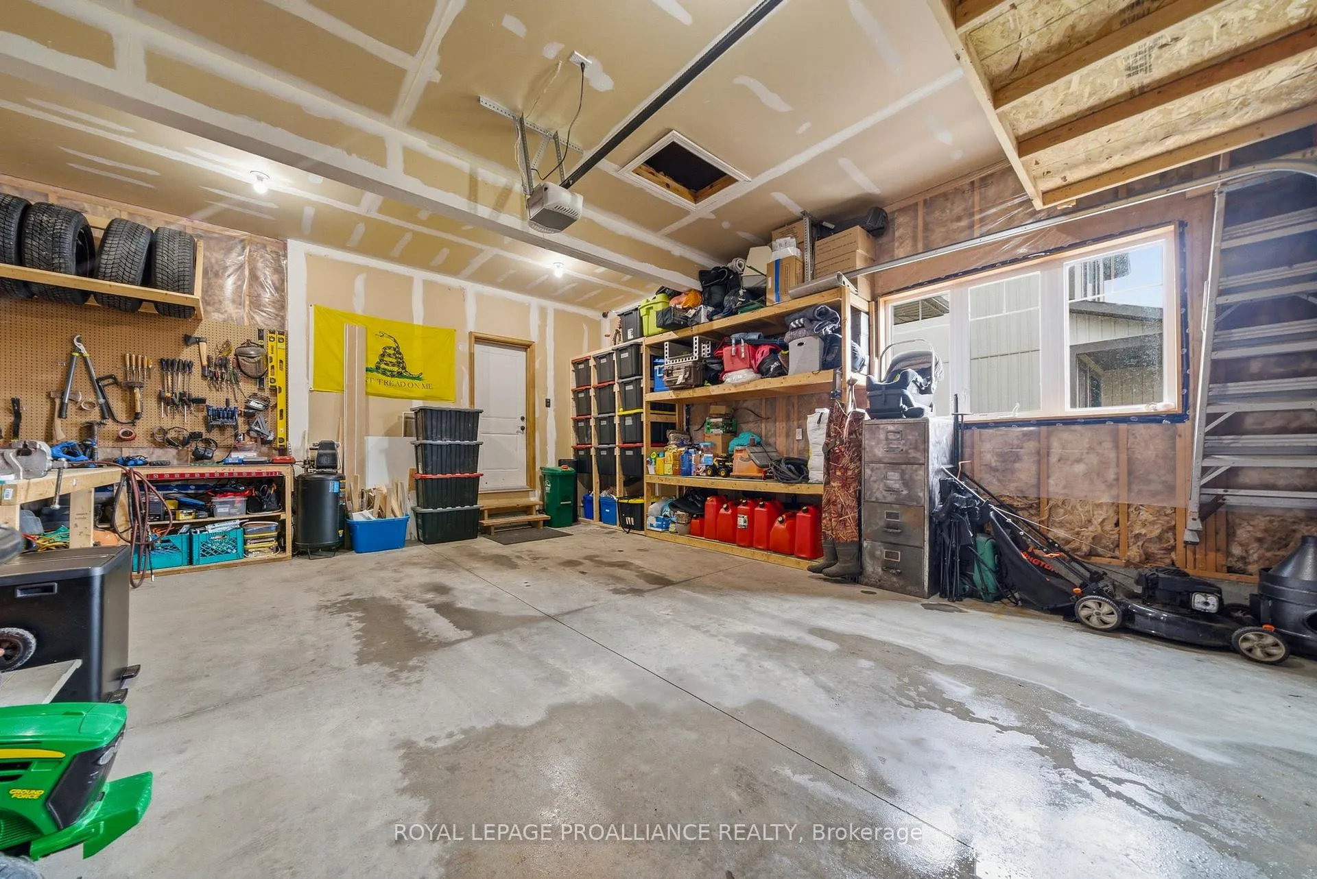 Photo 37 of 19 Granite Drive, Belleville, Belleville Ward — HOMEH