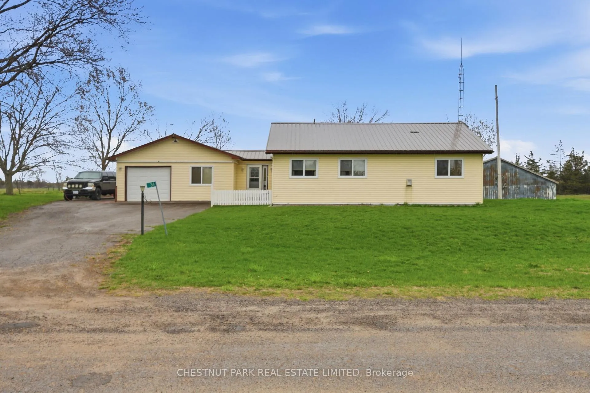 Photo 1 of 34 Royal Road, Prince Edward County, Athol Ward — HOMEH