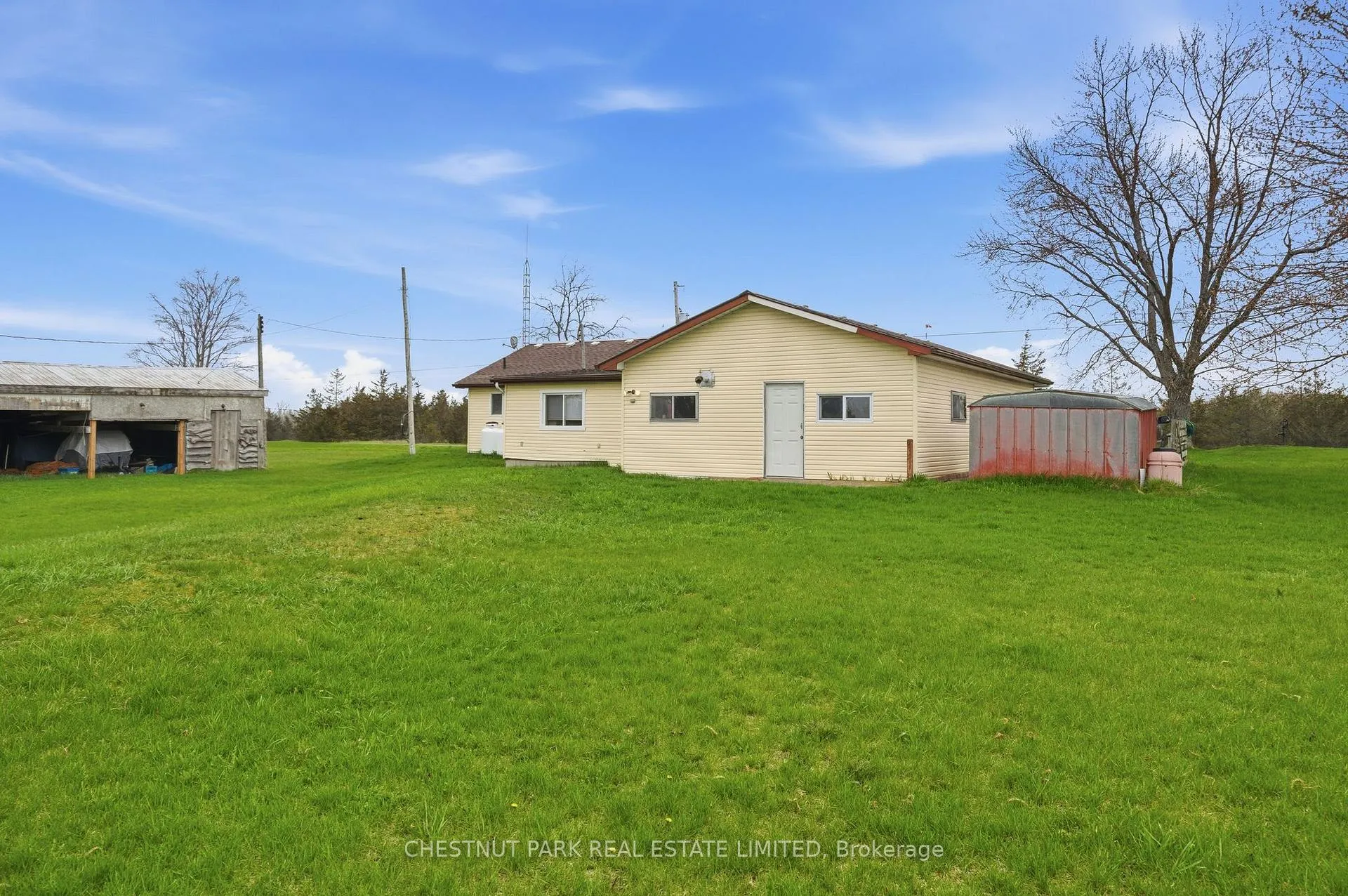 Photo 26 of 34 Royal Road, Prince Edward County, Athol Ward — HOMEH
