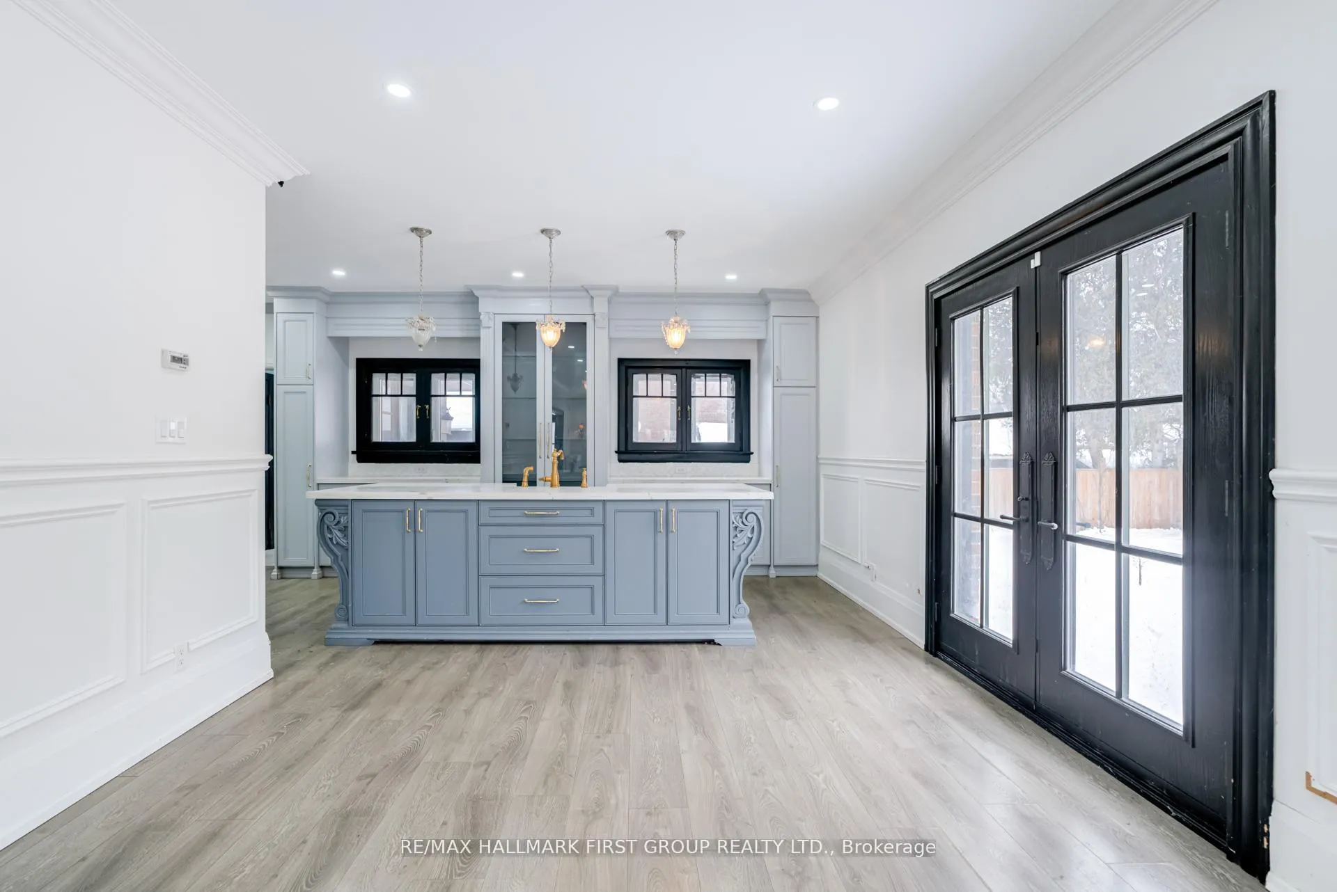 Photo 7 of 512 Simcoe Street N, Oshawa, Central — HOMEH
