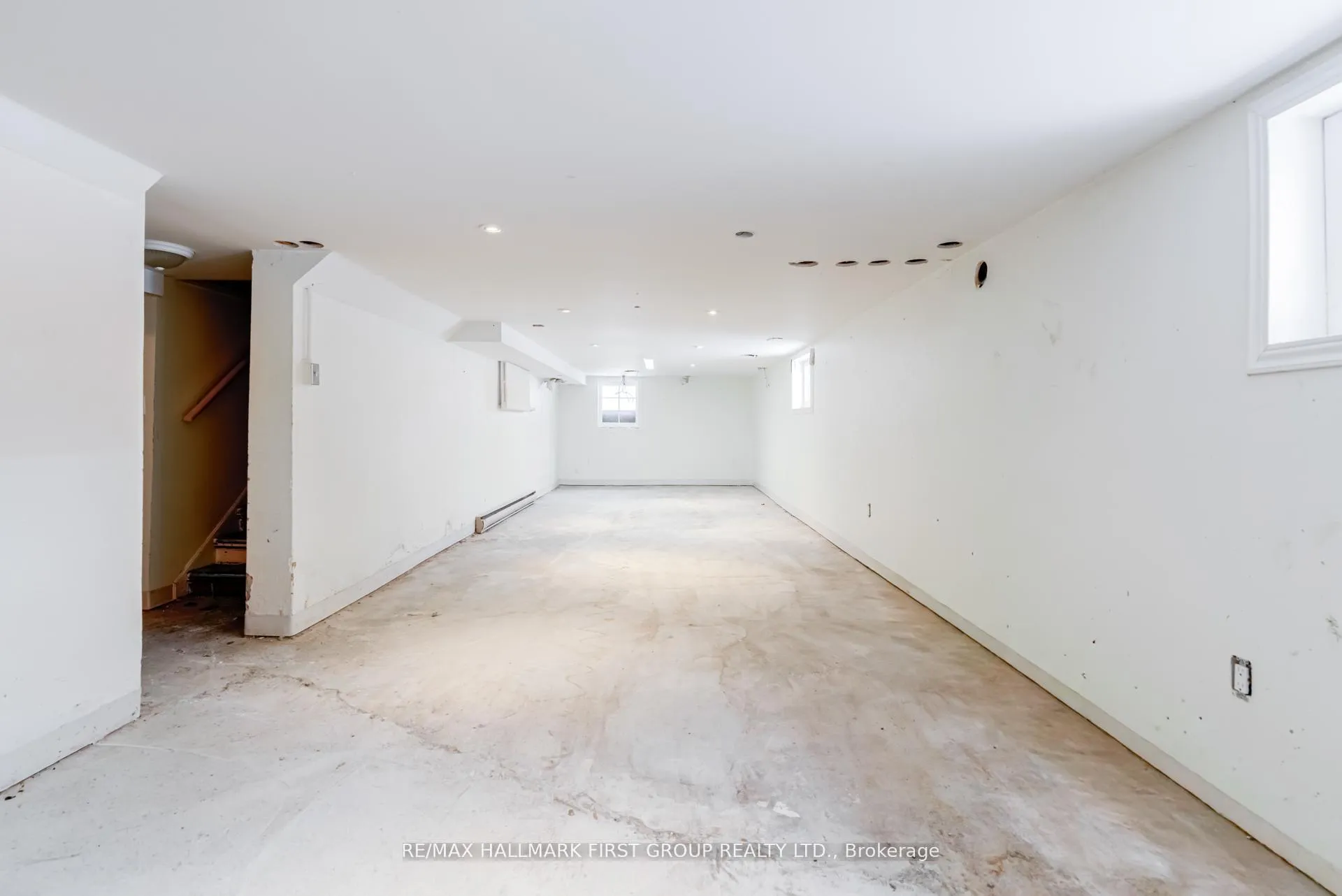 Photo 26 of 512 Simcoe Street N, Oshawa, Central — HOMEH