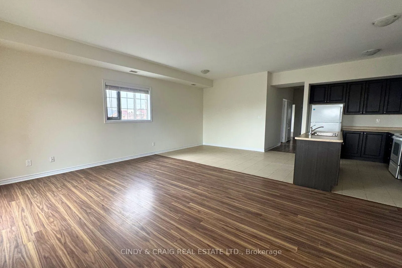 Photo 4 of Unit 9, 15 Rosswell Drive, Clarington, Courtice — HOMEH