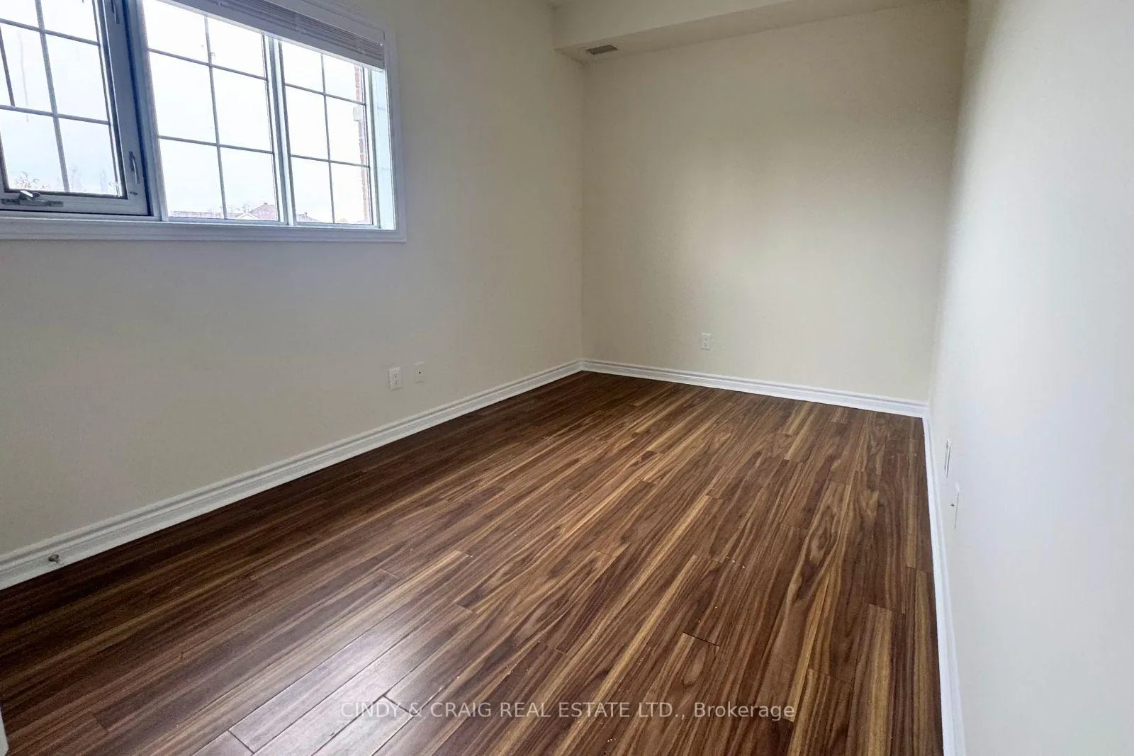 Photo 8 of Unit 9, 15 Rosswell Drive, Clarington, Courtice — HOMEH
