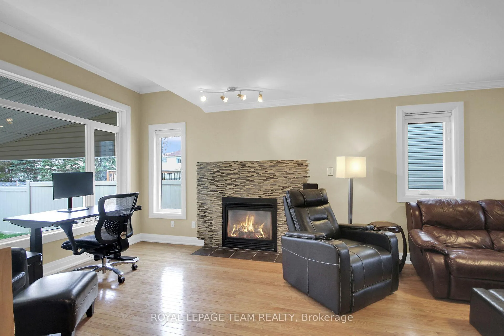 Photo 7 of 18 Longshire Circle, Ottawa, Barrhaven - Longfields — HOMEH