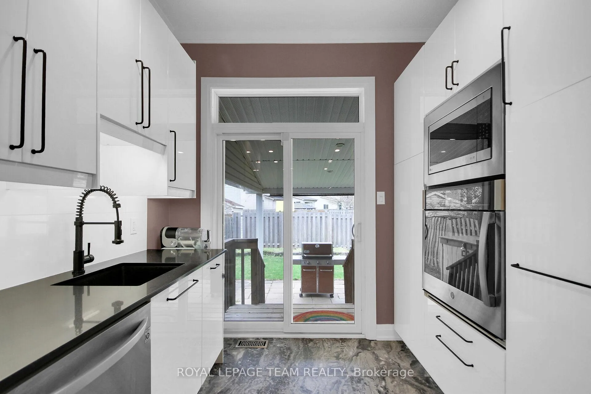 Photo 11 of 18 Longshire Circle, Ottawa, Barrhaven - Longfields — HOMEH
