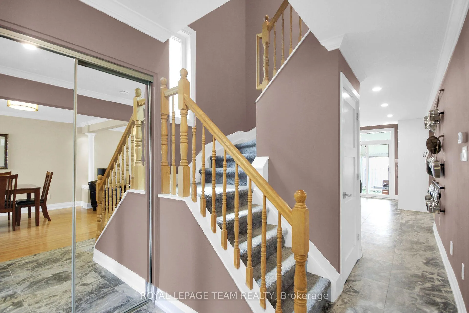 Photo 13 of 18 Longshire Circle, Ottawa, Barrhaven - Longfields — HOMEH