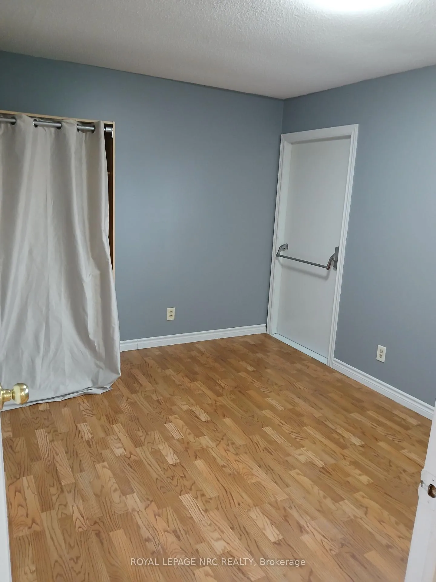 Photo 7 of Unit B, 5583 Ontario Avenue, Niagara Falls, Downtown — HOMEH