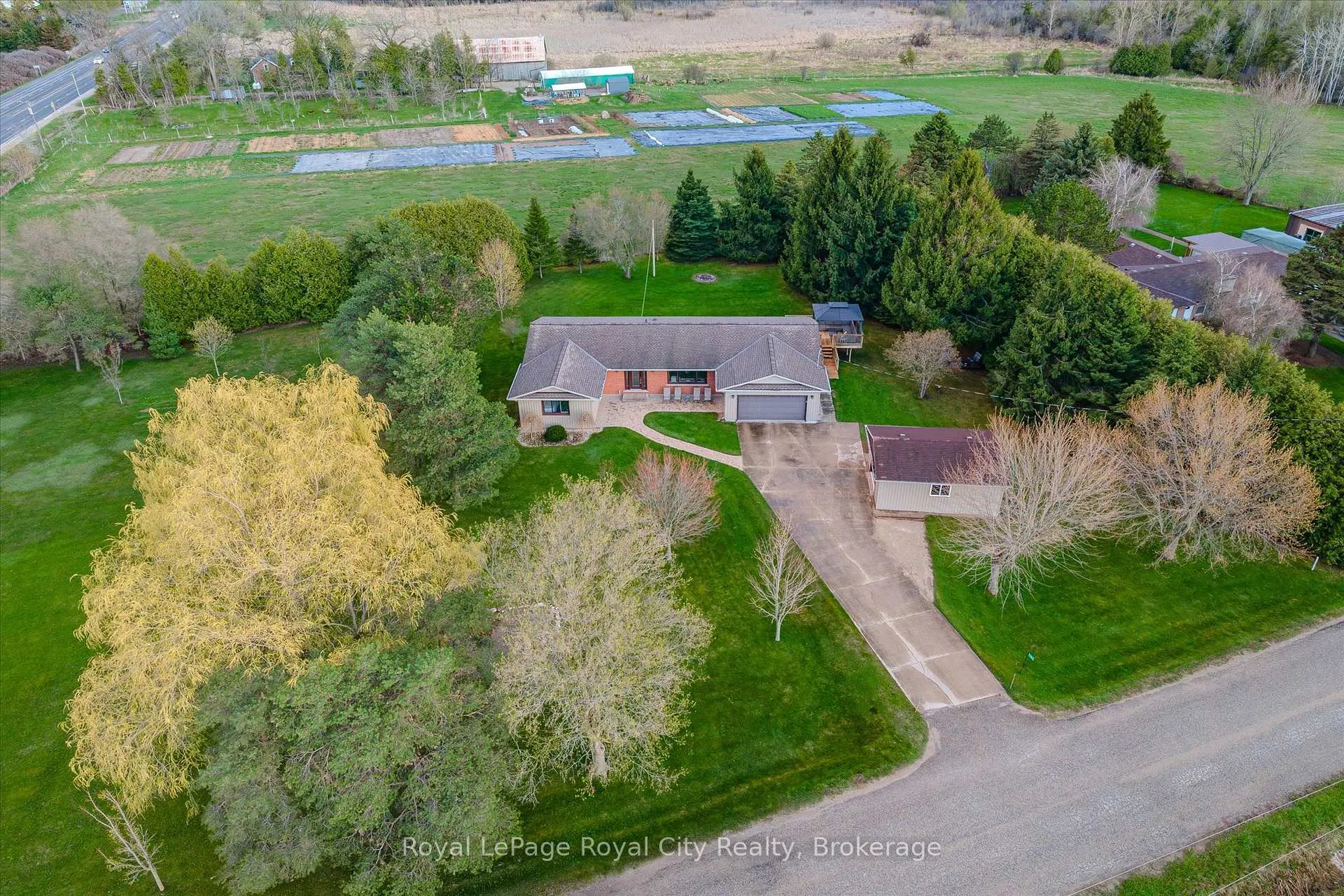 Photo 2 of 7463 Conservation Road, Guelph/Eramosa, Rural Guelph/Eramosa West — HOMEH