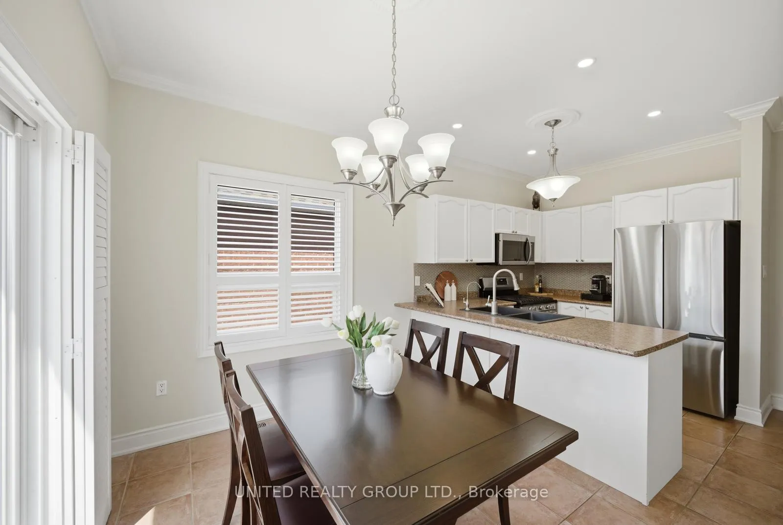 Photo 14 of 14 Tudor Crescent, Barrie, Innis-Shore — HOMEH