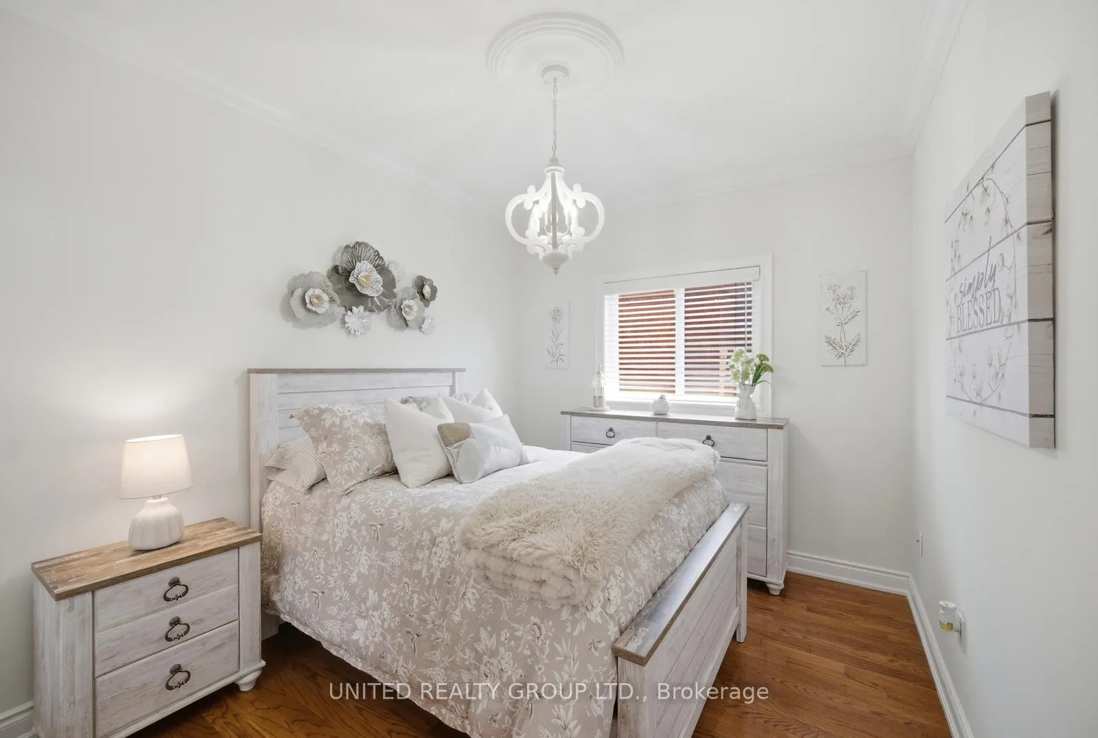 Photo 20 of 14 Tudor Crescent, Barrie, Innis-Shore — HOMEH