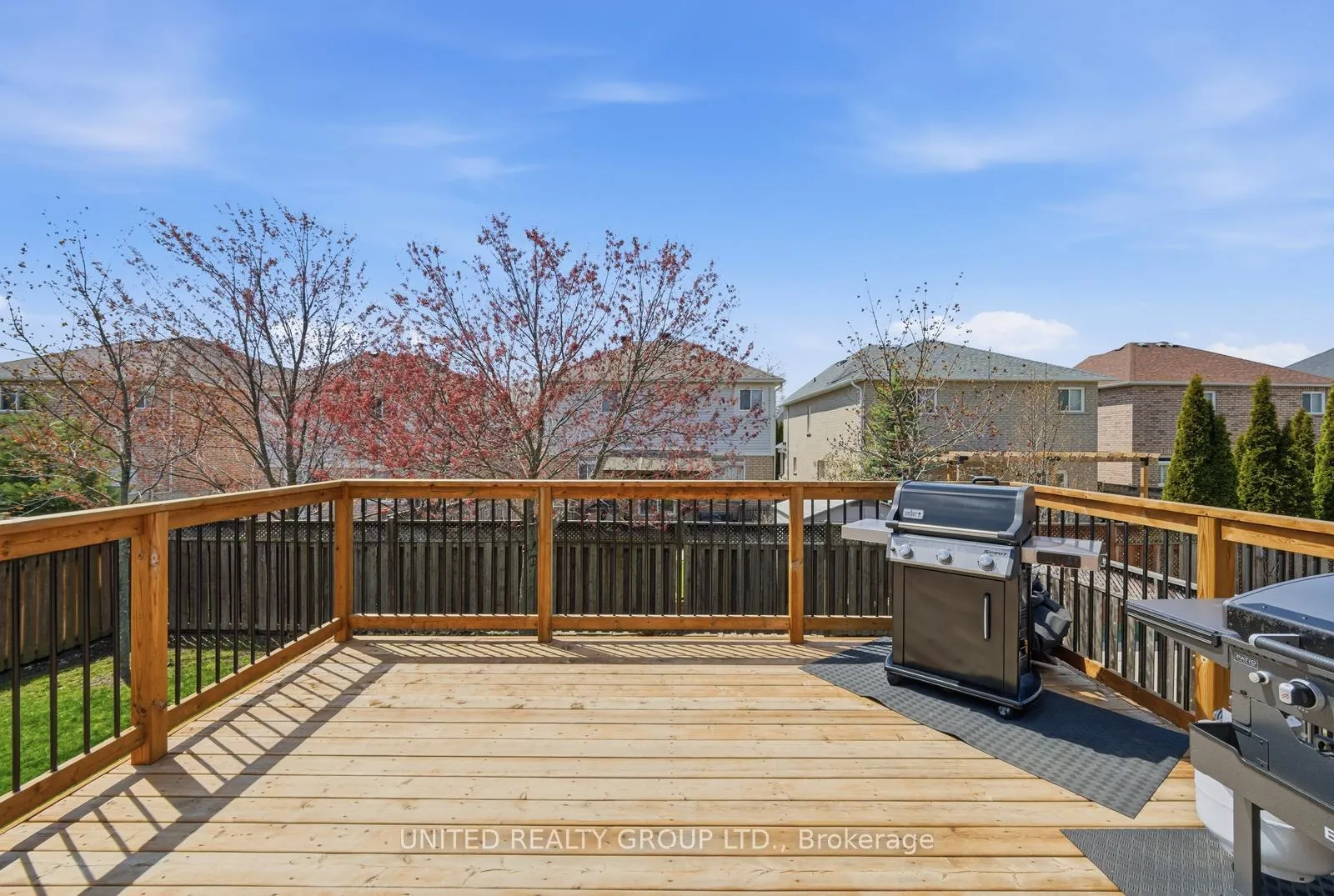 Photo 34 of 14 Tudor Crescent, Barrie, Innis-Shore — HOMEH