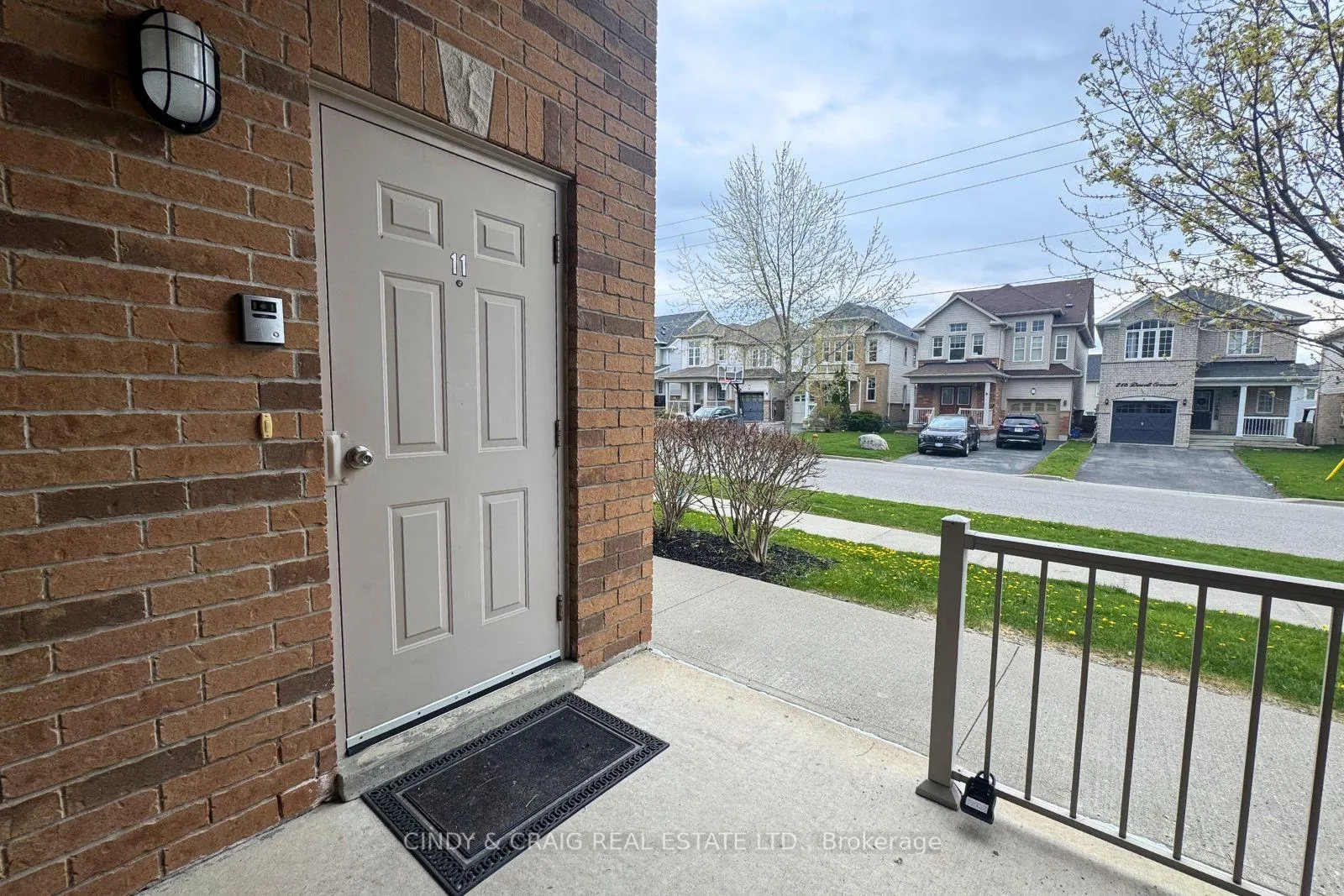 Photo 1 of Unit 11, 15 Rosswell Drive, Clarington, Courtice — HOMEH