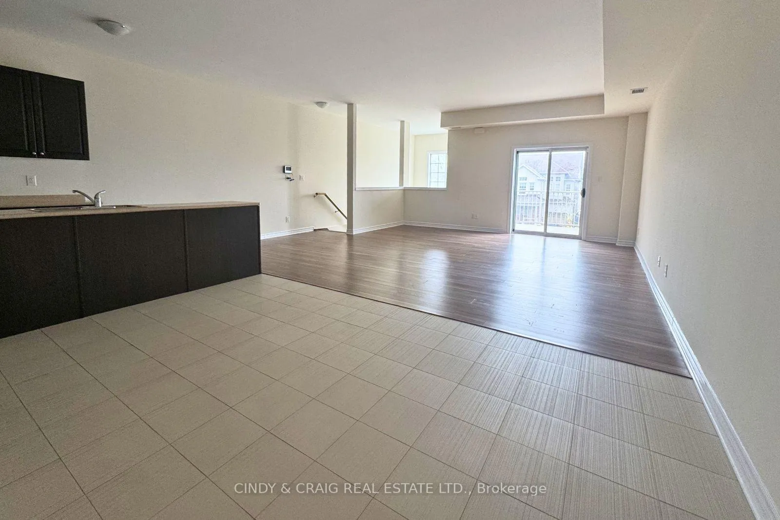 Photo 5 of Unit 11, 15 Rosswell Drive, Clarington, Courtice — HOMEH