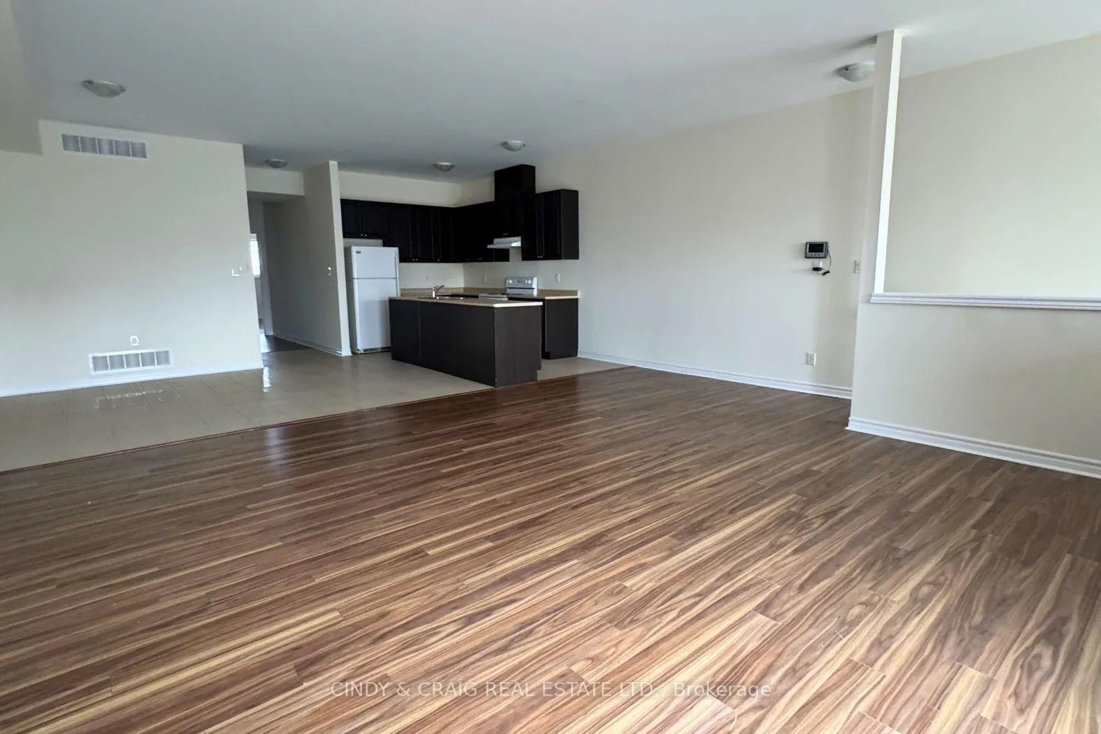 Photo 6 of Unit 11, 15 Rosswell Drive, Clarington, Courtice — HOMEH