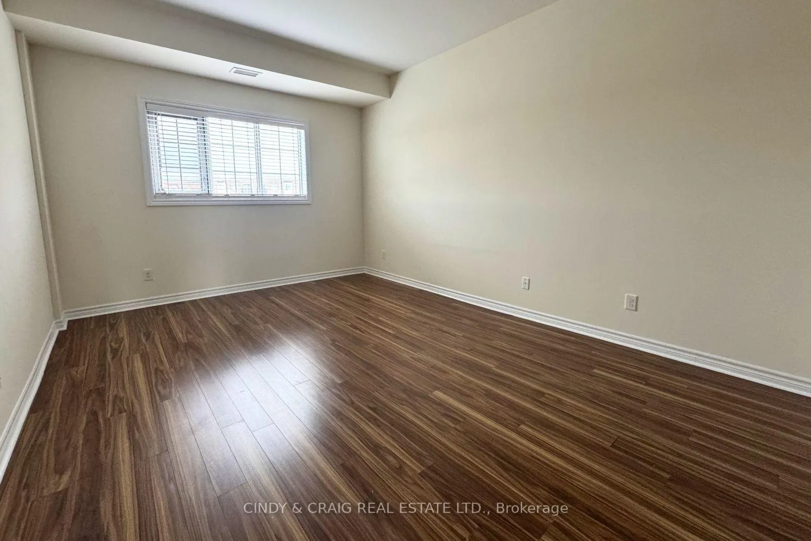 Photo 8 of Unit 11, 15 Rosswell Drive, Clarington, Courtice — HOMEH