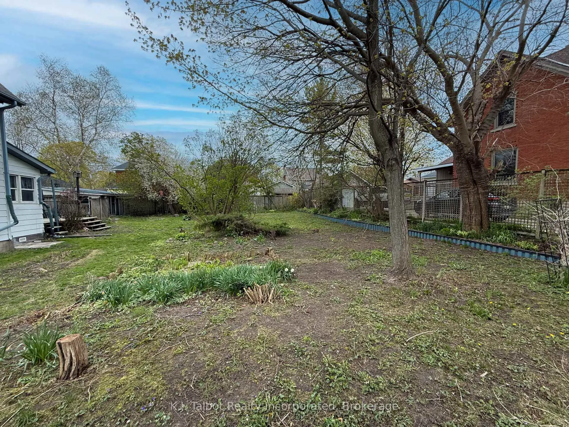 Photo 2 of 155 Quebec Street, Goderich, Goderich (Town) — HOMEH