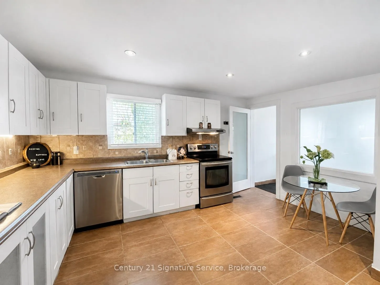 Photo 12 of 527 Westmount Avenue, Toronto, Oakwood Village — HOMEH