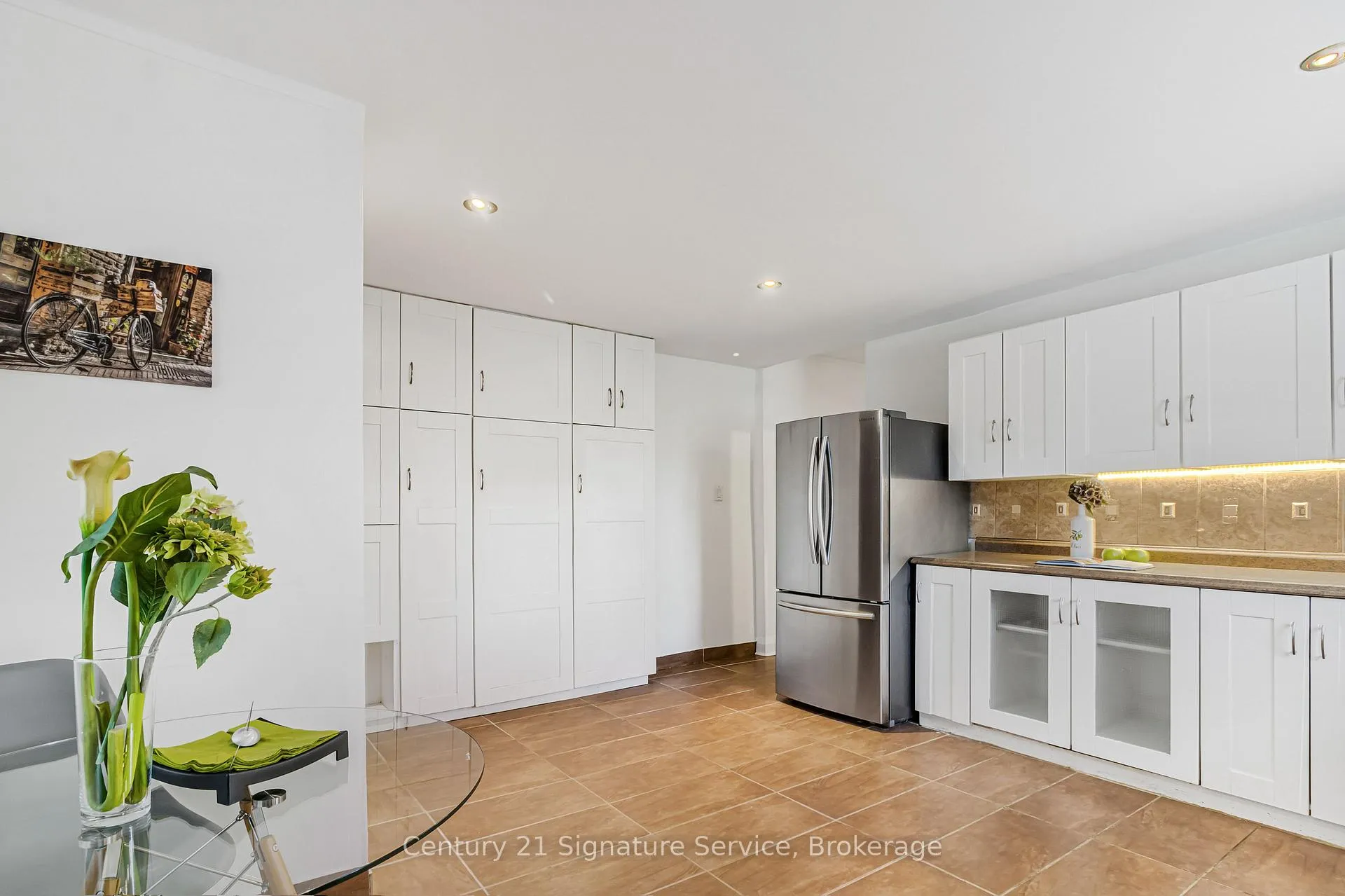 Photo 13 of 527 Westmount Avenue, Toronto, Oakwood Village — HOMEH