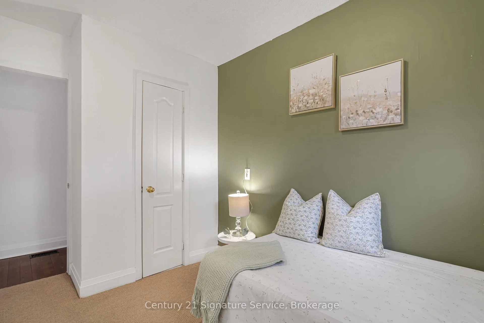 Photo 23 of 527 Westmount Avenue, Toronto, Oakwood Village — HOMEH