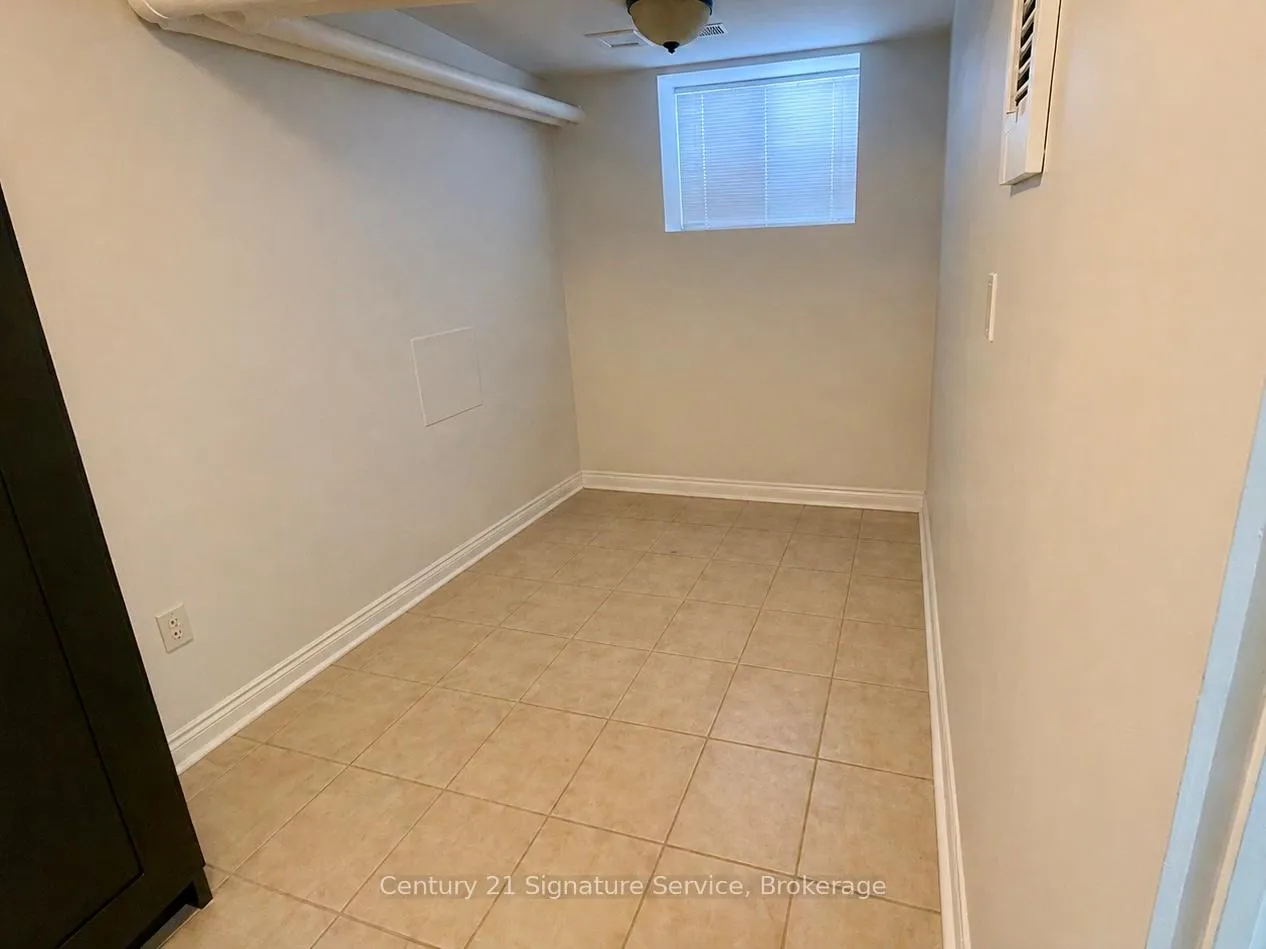 Photo 35 of 527 Westmount Avenue, Toronto, Oakwood Village — HOMEH