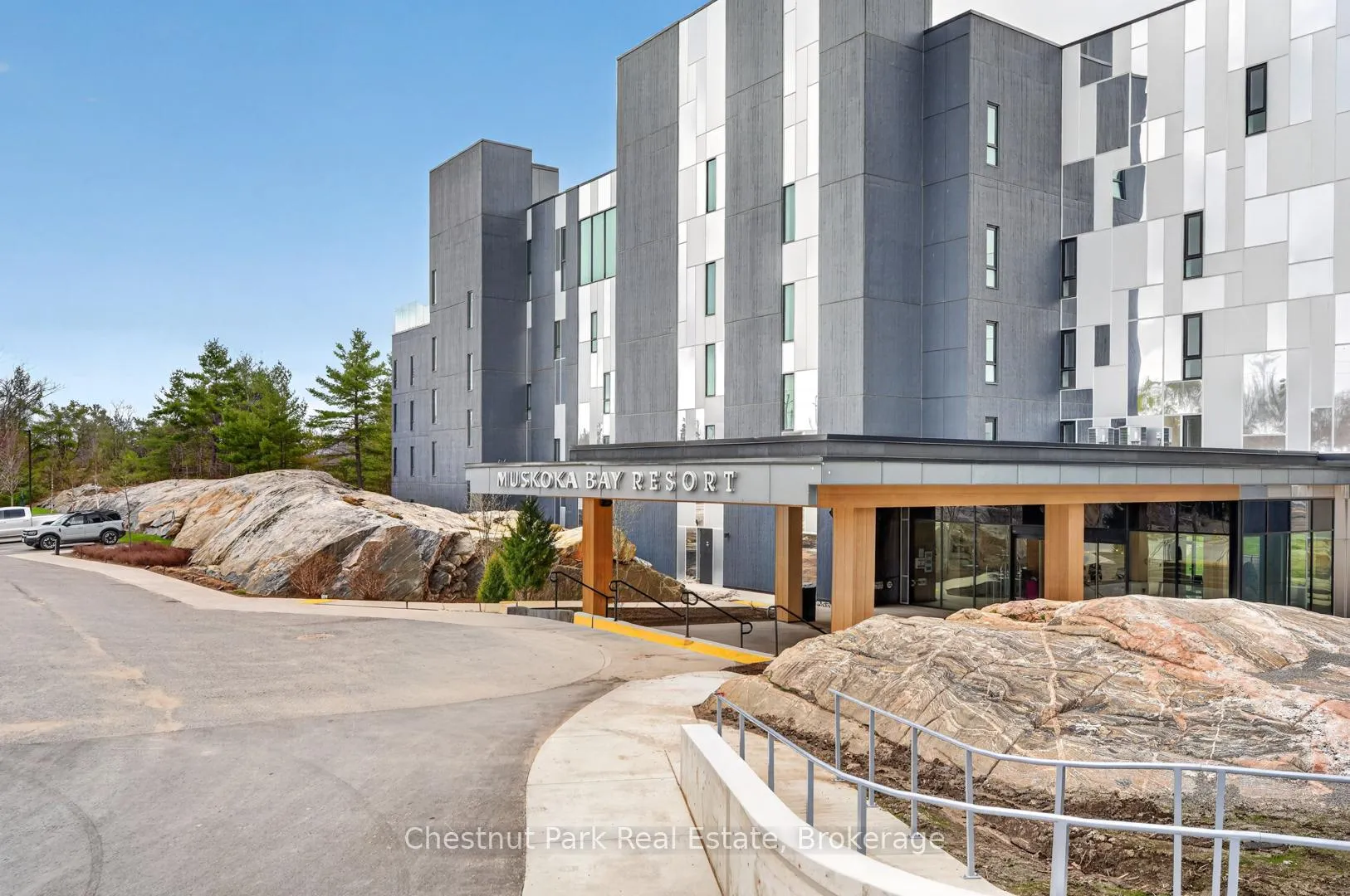 Photo 1 of Unit 210, 120 Carrick Trail, Gravenhurst, Muskoka (S) — HOMEH