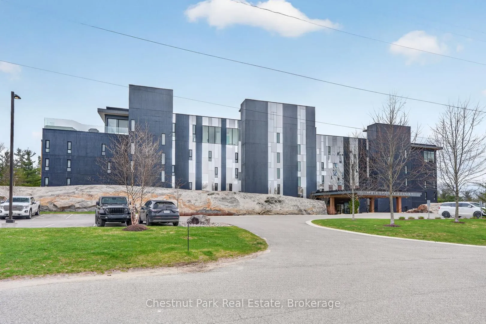 Photo 2 of Unit 210, 120 Carrick Trail, Gravenhurst, Muskoka (S) — HOMEH