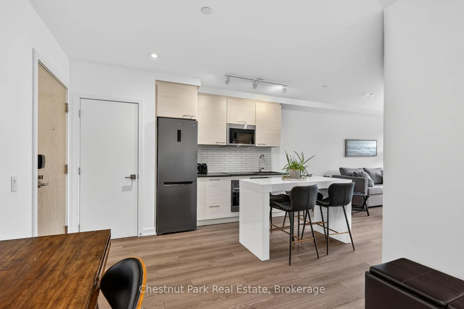 Photo 6 of Unit 210, 120 Carrick Trail, Gravenhurst, Muskoka (S) — HOMEH