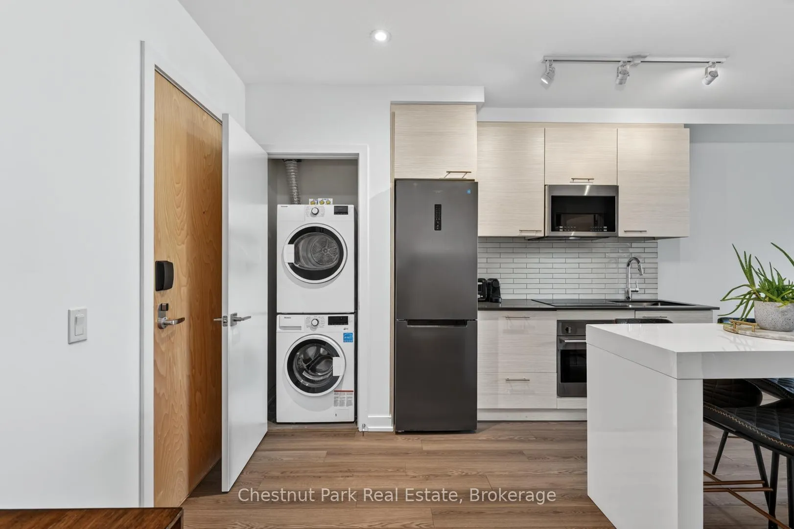 Photo 11 of Unit 210, 120 Carrick Trail, Gravenhurst, Muskoka (S) — HOMEH
