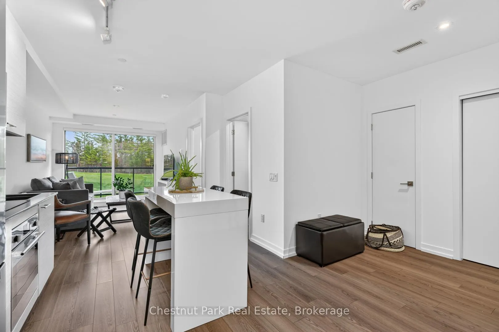 Photo 12 of Unit 210, 120 Carrick Trail, Gravenhurst, Muskoka (S) — HOMEH