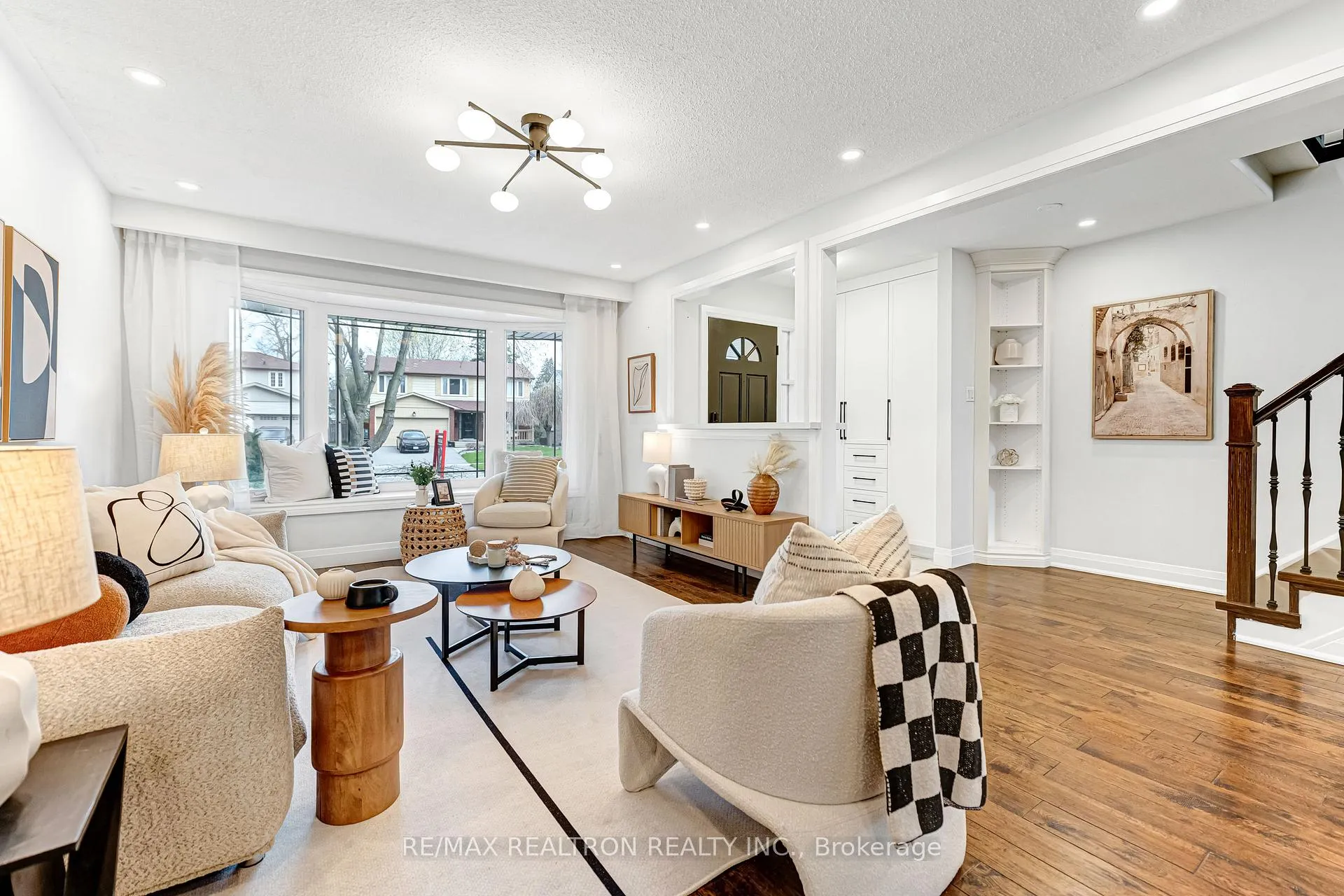 Photo 5 of 41 Ferrah Street, Markham, Unionville — HOMEH