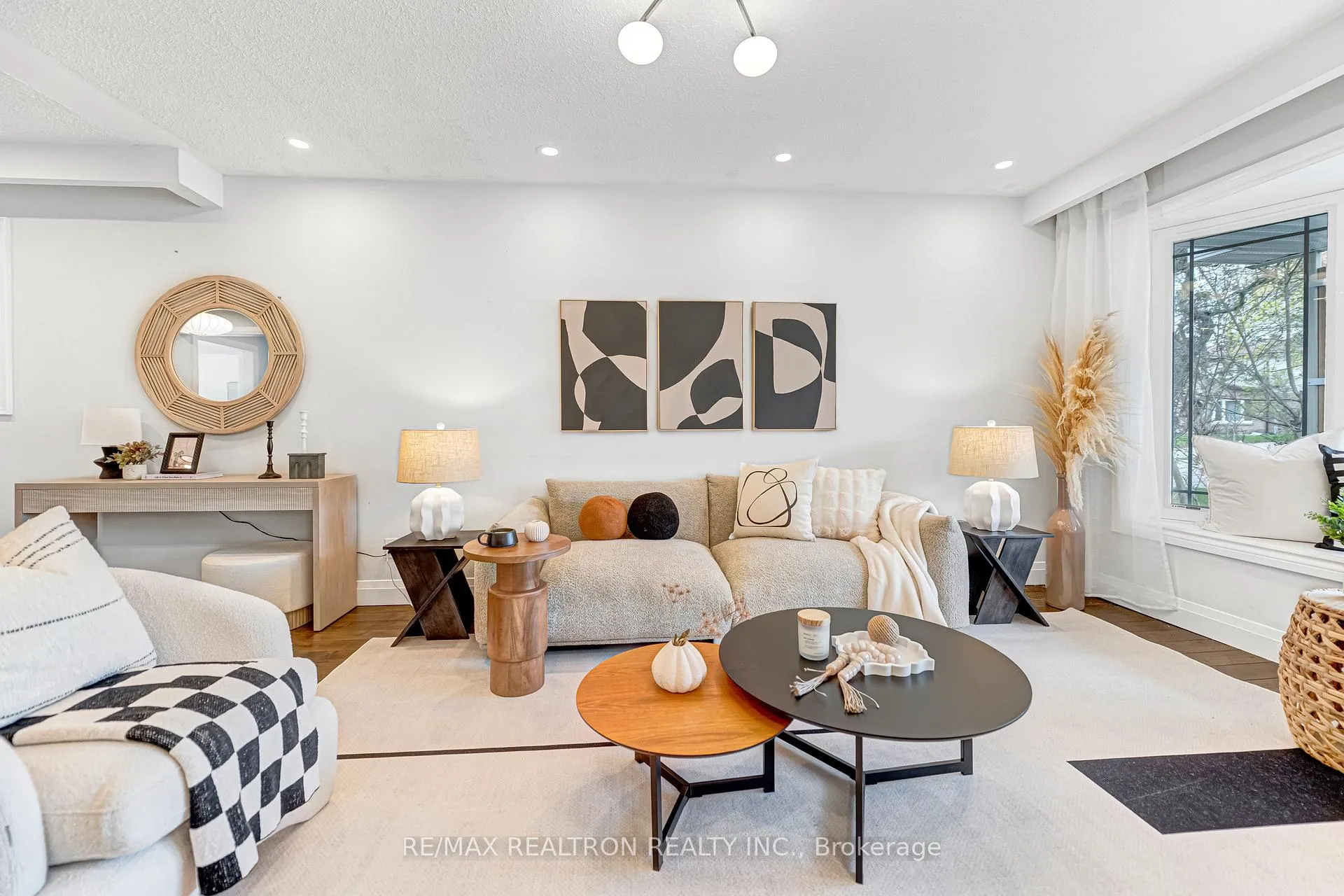 Photo 7 of 41 Ferrah Street, Markham, Unionville — HOMEH