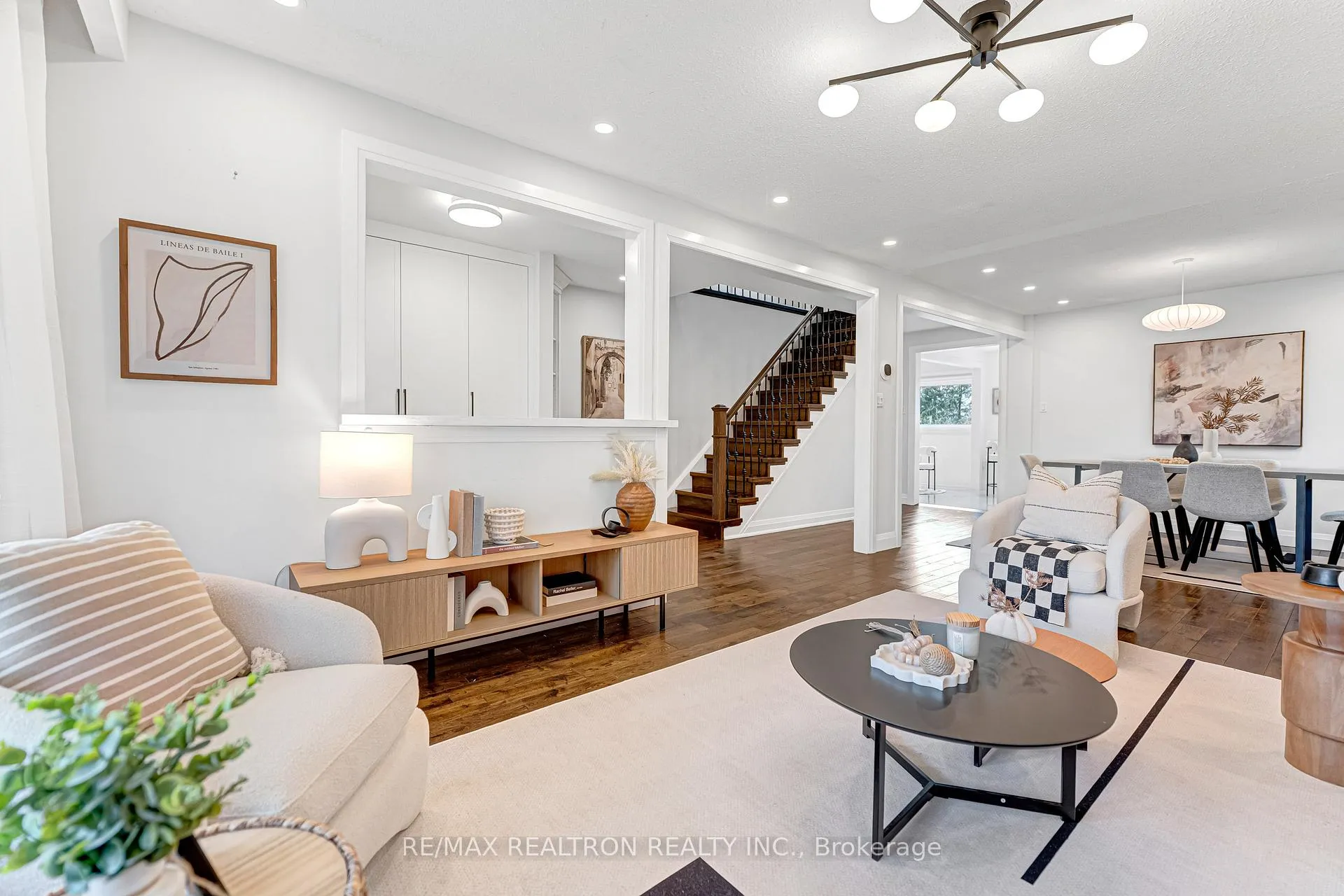 Photo 8 of 41 Ferrah Street, Markham, Unionville — HOMEH