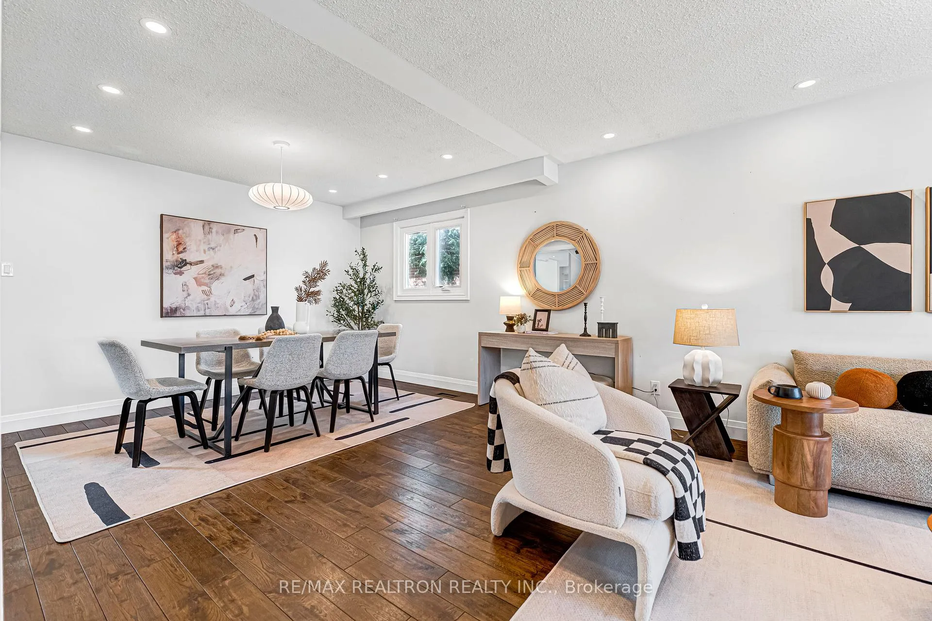 Photo 10 of 41 Ferrah Street, Markham, Unionville — HOMEH