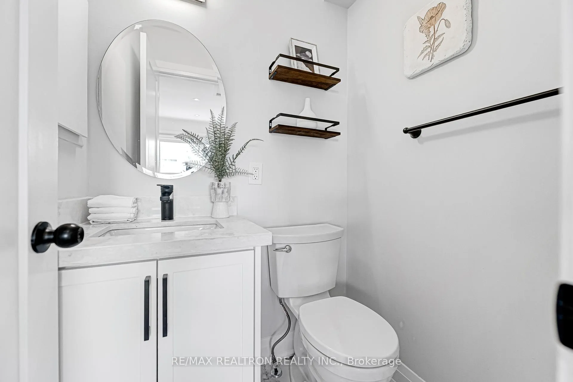 Photo 15 of 41 Ferrah Street, Markham, Unionville — HOMEH