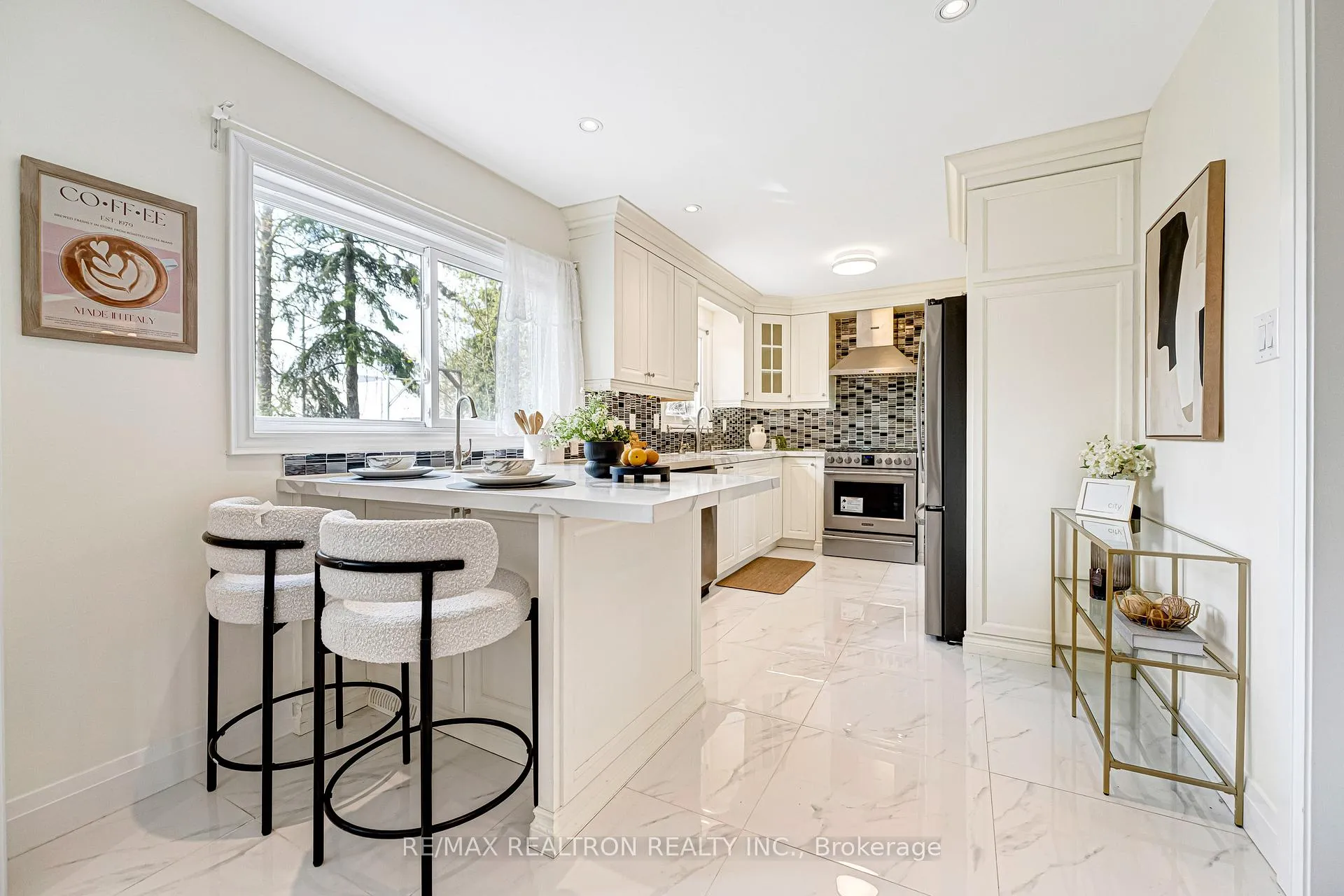 Photo 17 of 41 Ferrah Street, Markham, Unionville — HOMEH