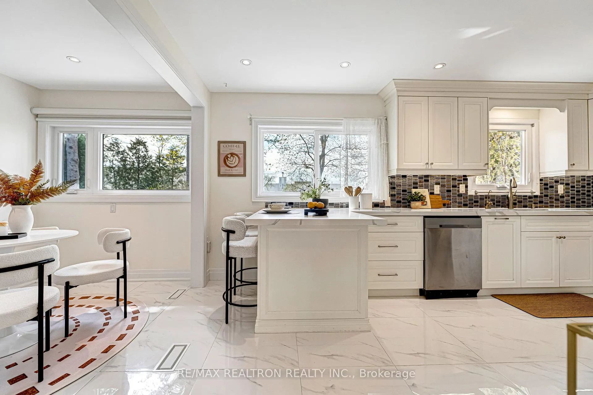 Photo 18 of 41 Ferrah Street, Markham, Unionville — HOMEH