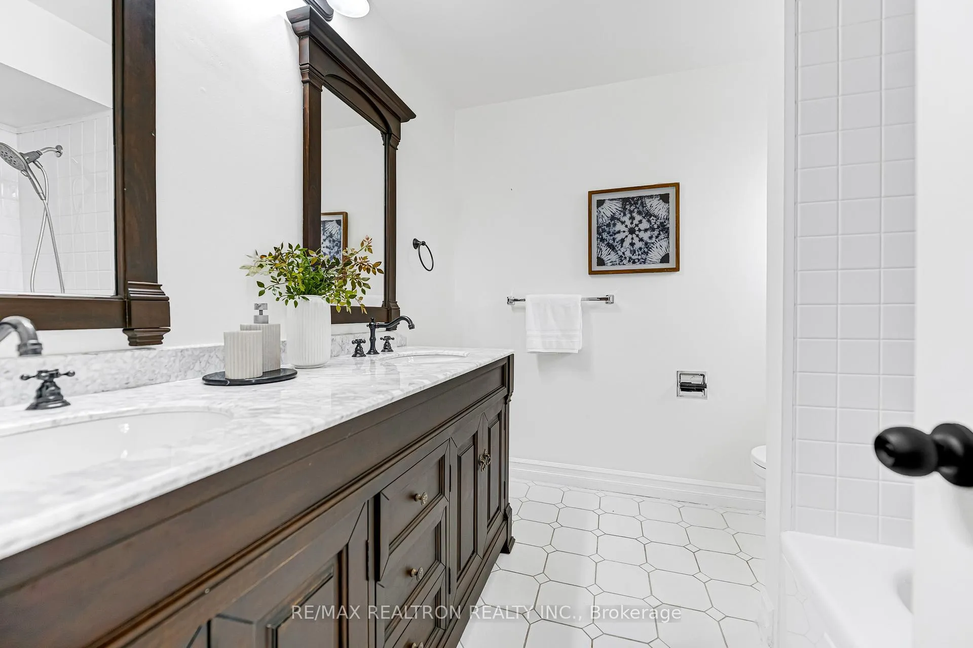 Photo 35 of 41 Ferrah Street, Markham, Unionville — HOMEH