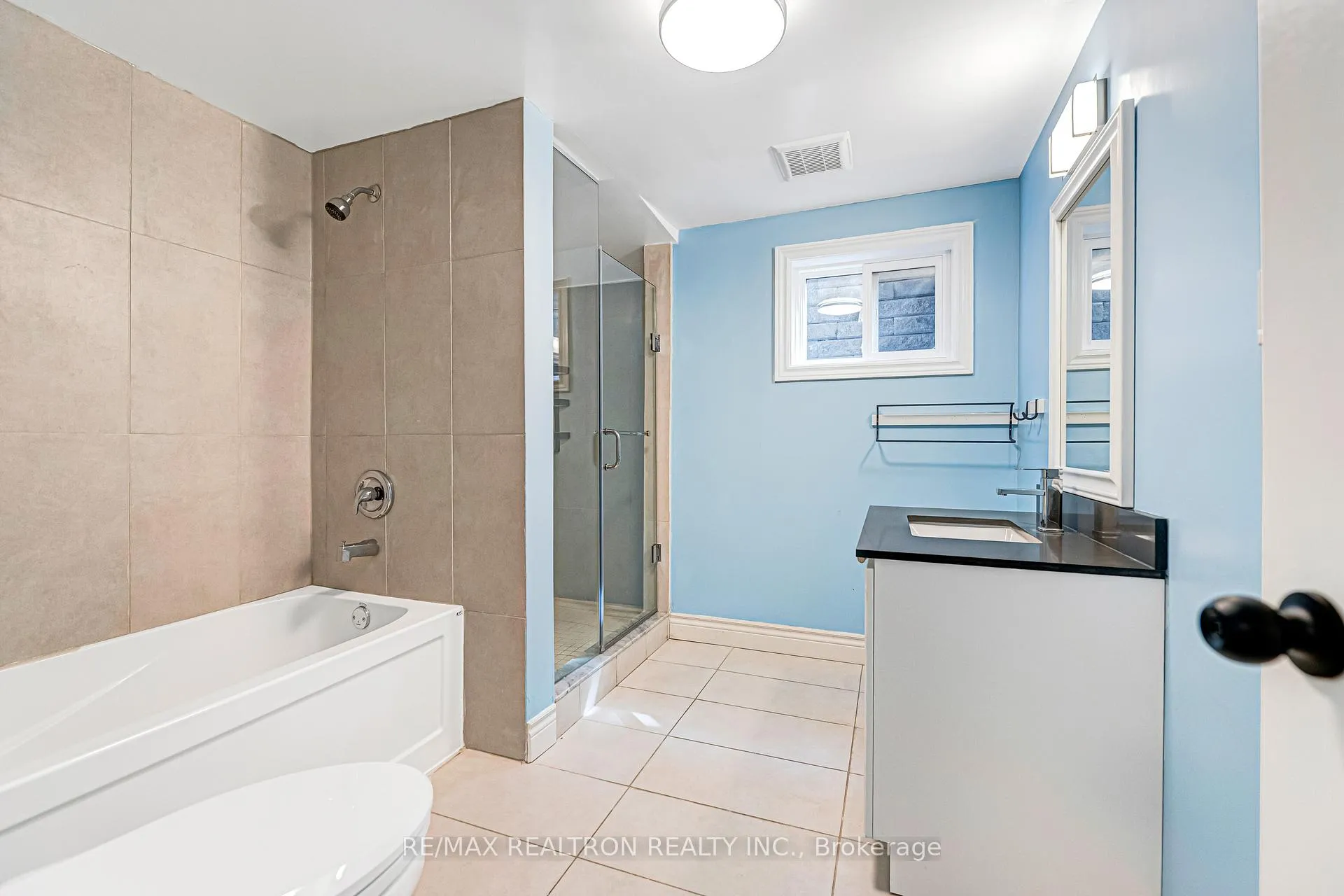 Photo 42 of 41 Ferrah Street, Markham, Unionville — HOMEH