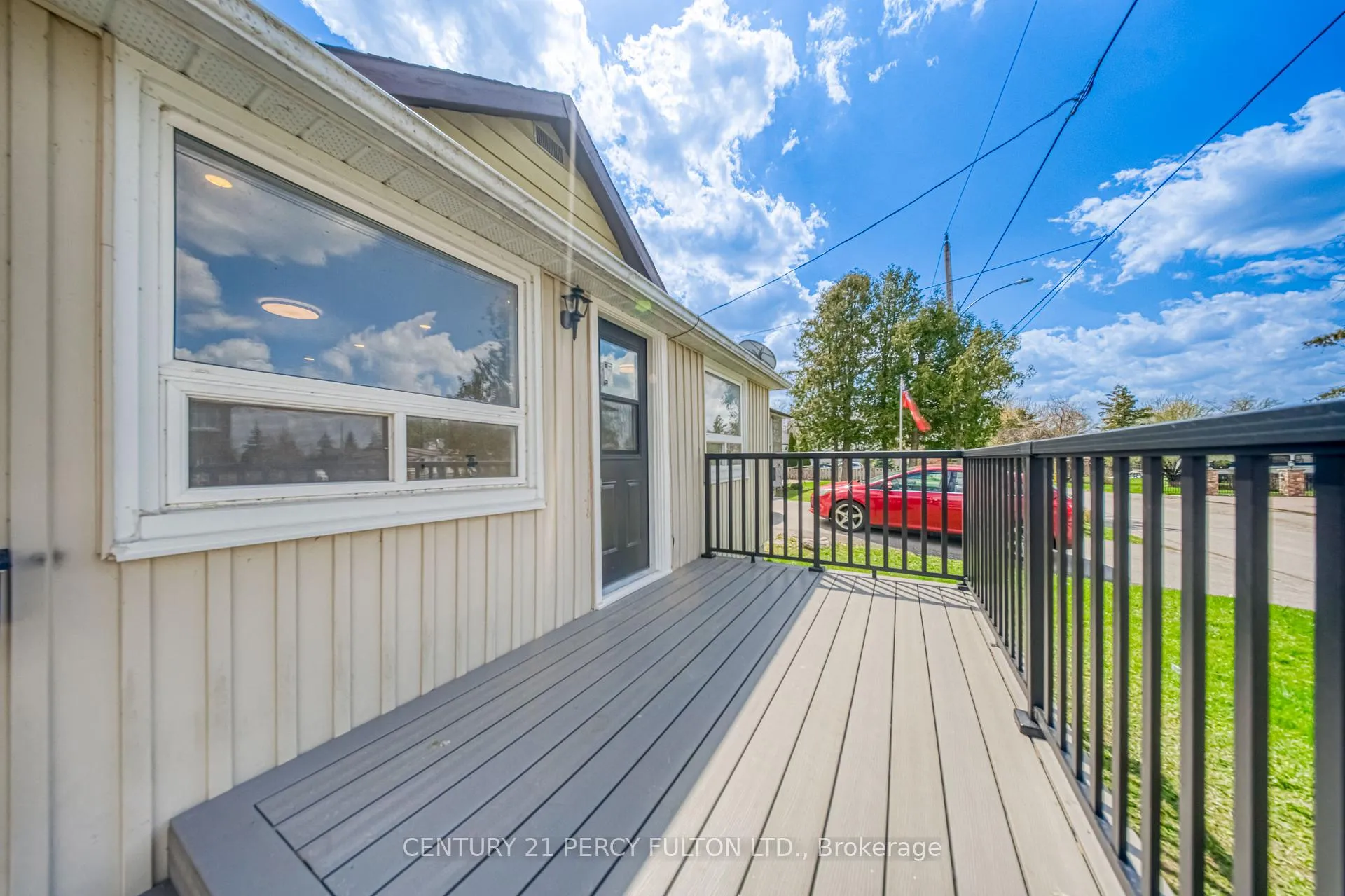 Photo 3 of 193 Cameron Crescent, Georgina, Keswick North — HOMEH