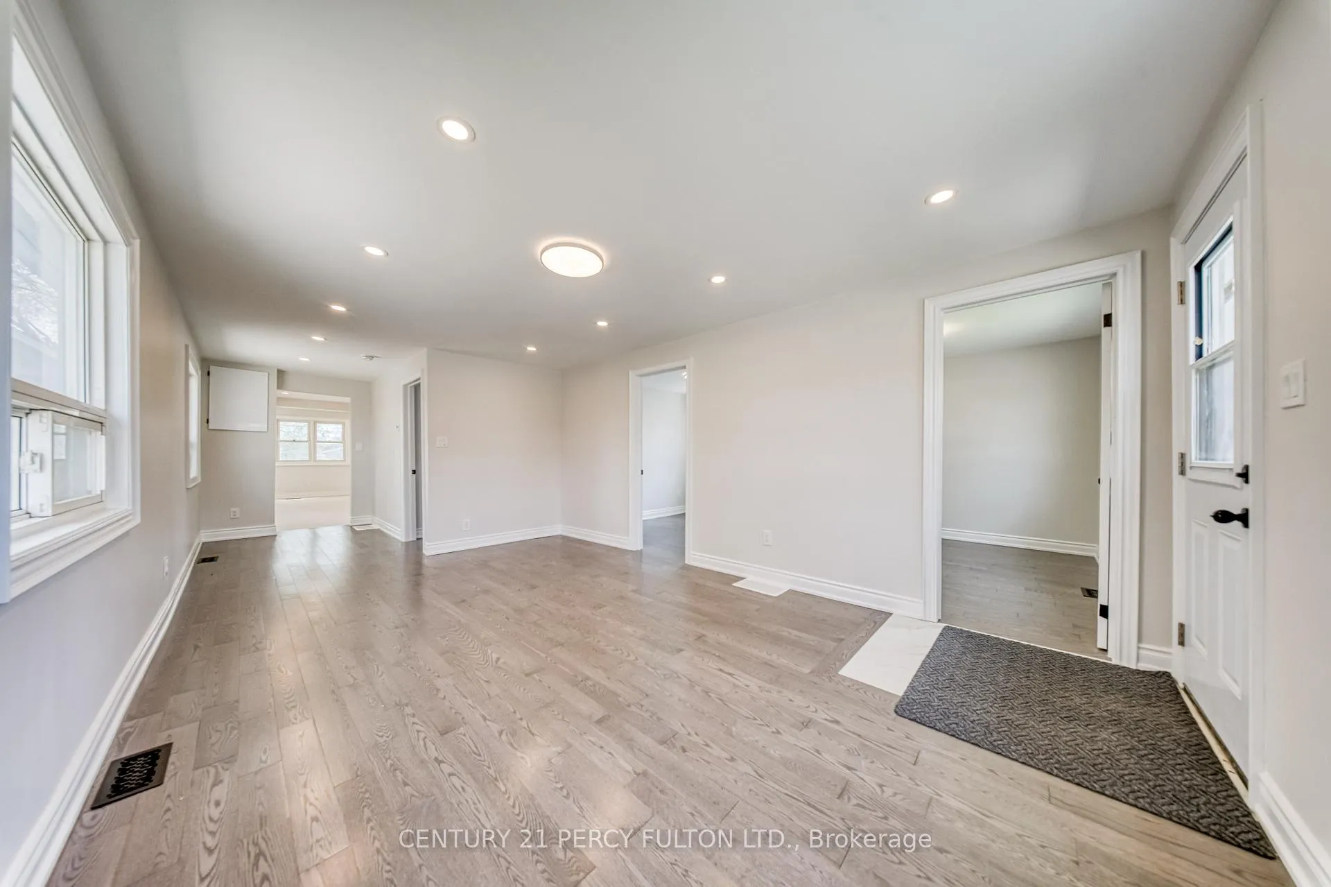 Photo 6 of 193 Cameron Crescent, Georgina, Keswick North — HOMEH