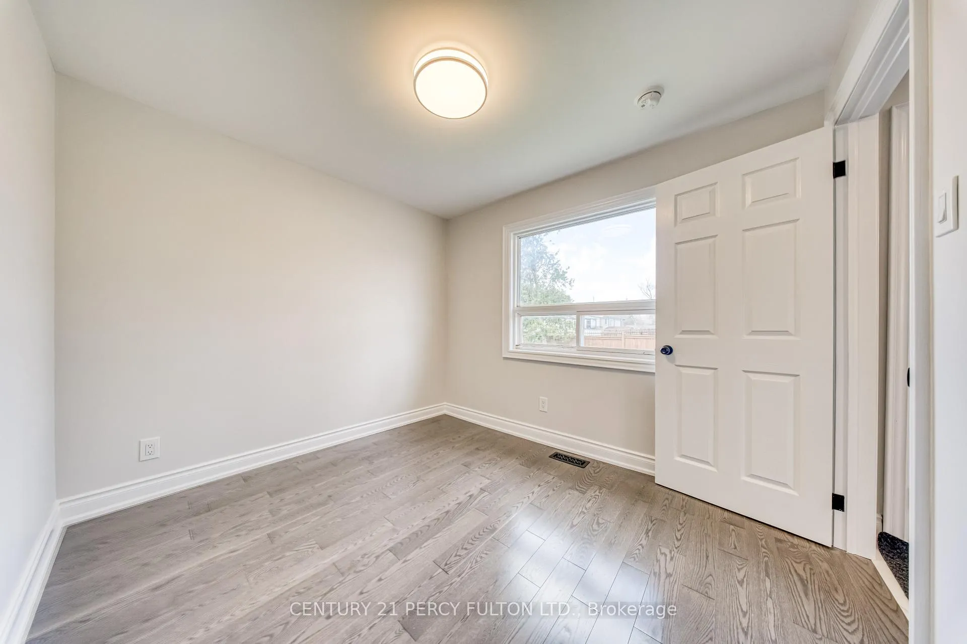 Photo 20 of 193 Cameron Crescent, Georgina, Keswick North — HOMEH