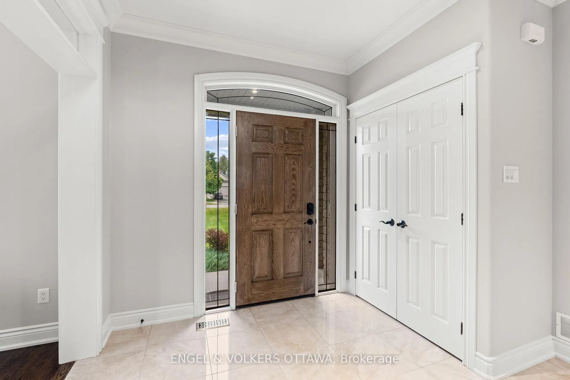 Photo 6 of 6808 Suncrest Drive, Ottawa, Greely — HOMEH