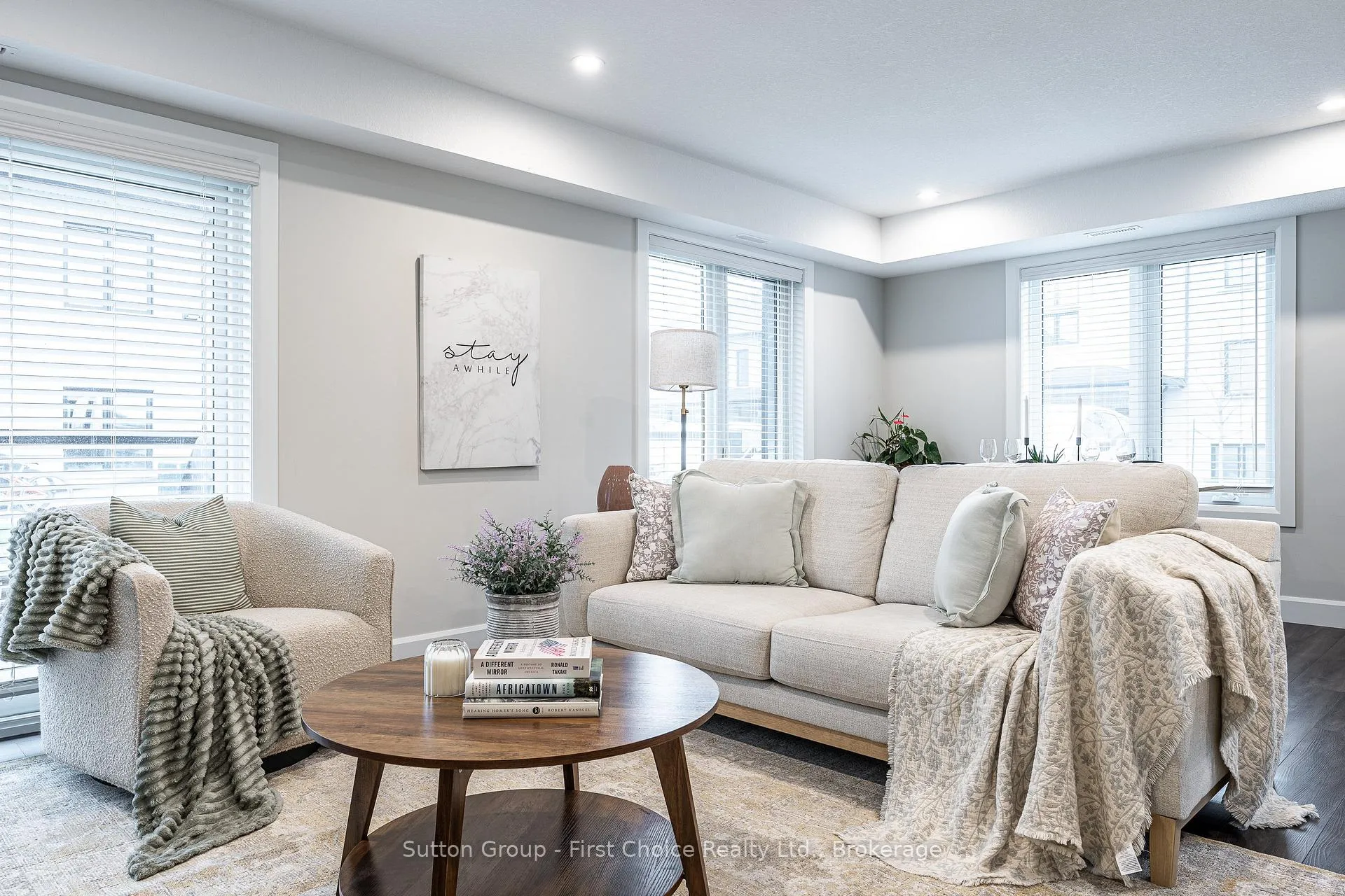 Photo 4 of Unit 9, 3202 Vivian Line 37, Stratford — HOMEH